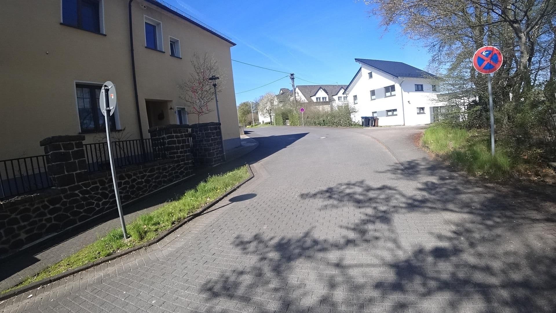 Street view near Fewo Waldesruh, Kaisersesch — © Vosgivince (CC BY-SA · Mapillary)