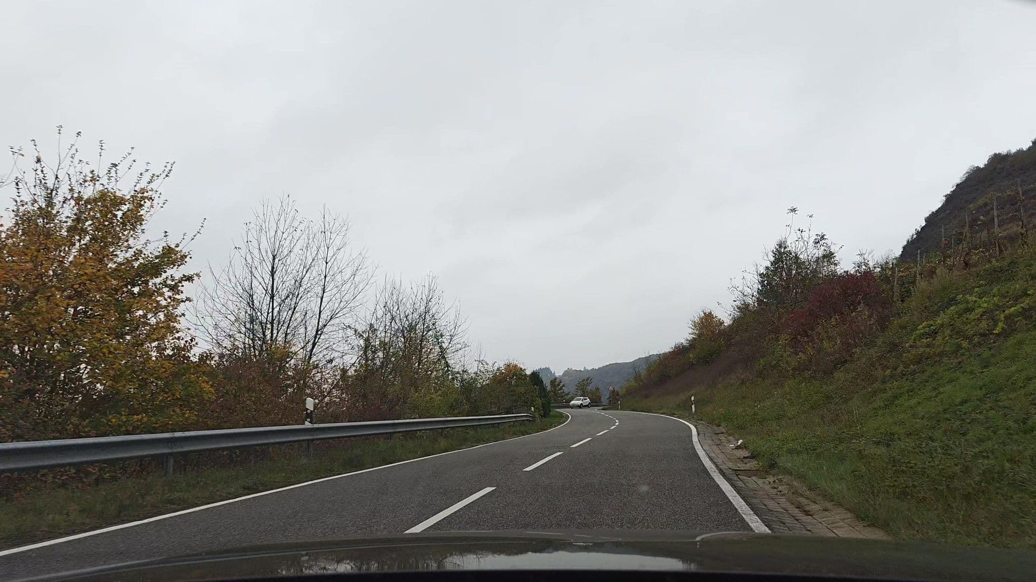 Street view near Weingut - Hotel Kapellenhof, Klotten — © amenophis (CC BY-SA · Mapillary)