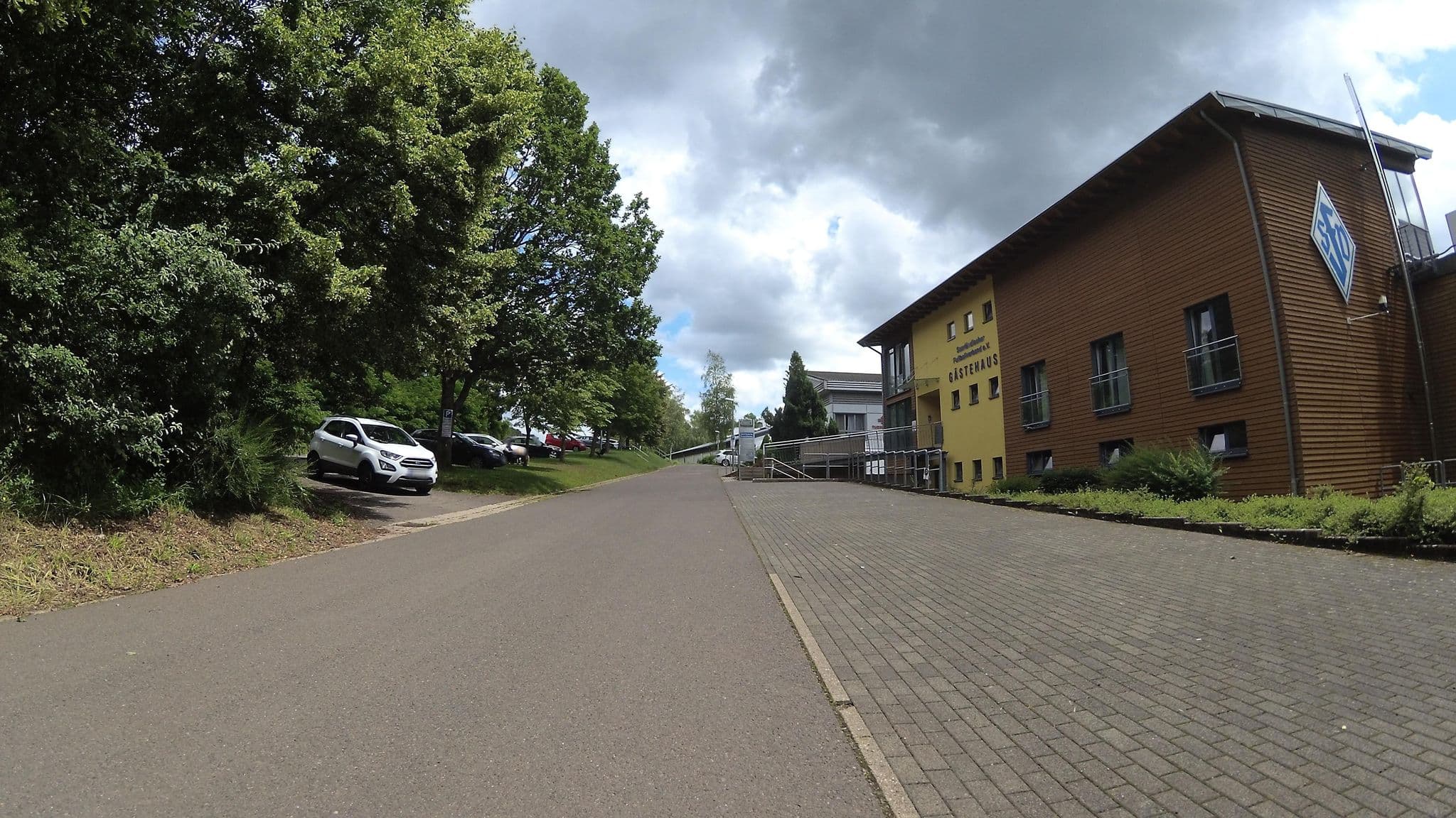 Street view near Sport- und Freizeithotel Braunshausen, Nonnweiler — © teddy73 (CC BY-SA · Mapillary)