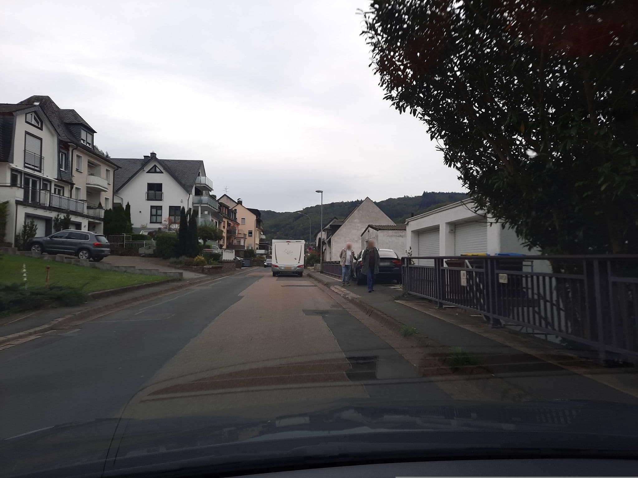 Street view near Rossi Werner, Brigitte, Cochem — © Lowiekse (CC BY-SA · Mapillary)