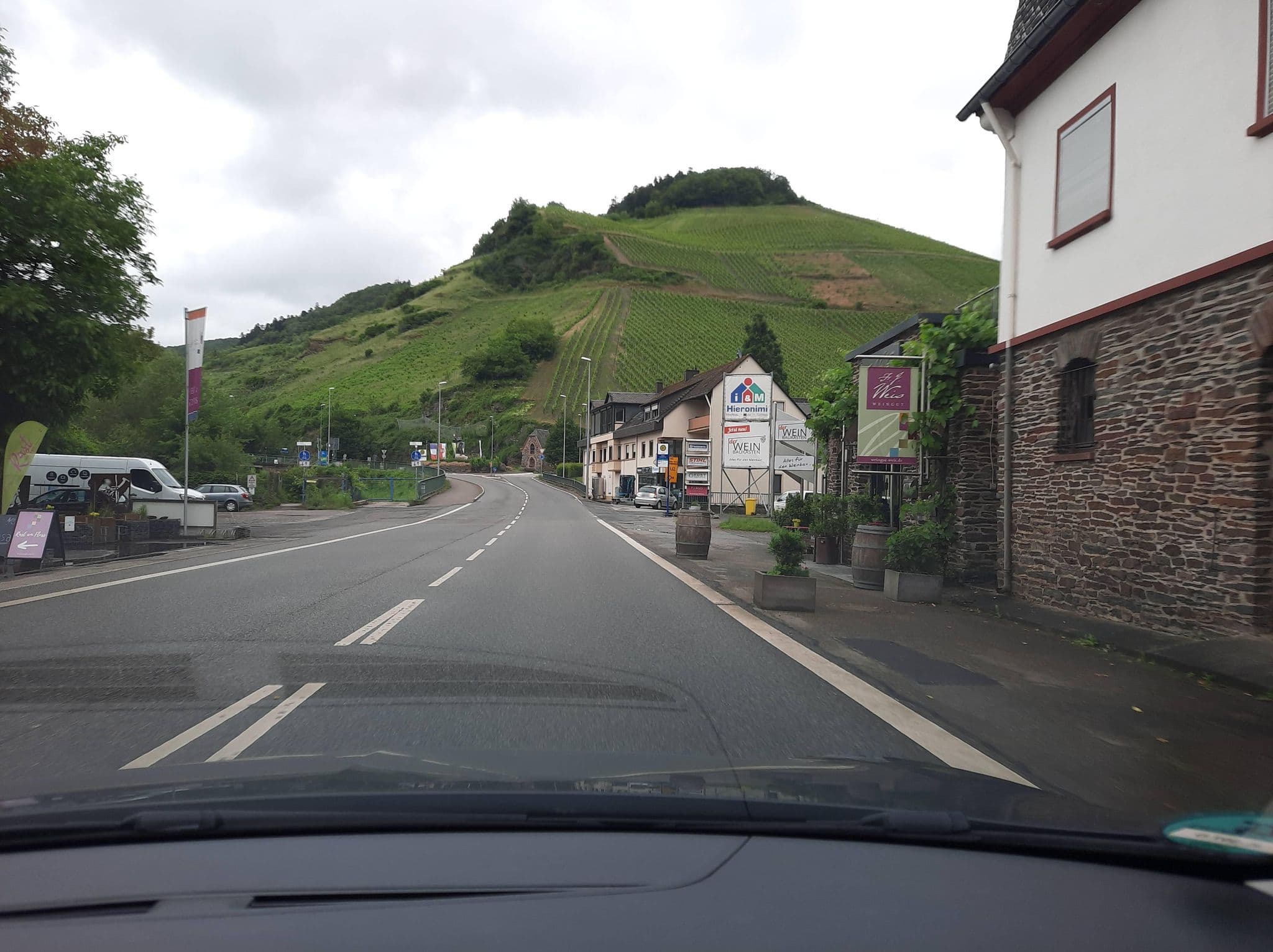 Street view near Ferienwohnung Weis, Briedel — © Lowiekse (CC BY-SA · Mapillary)