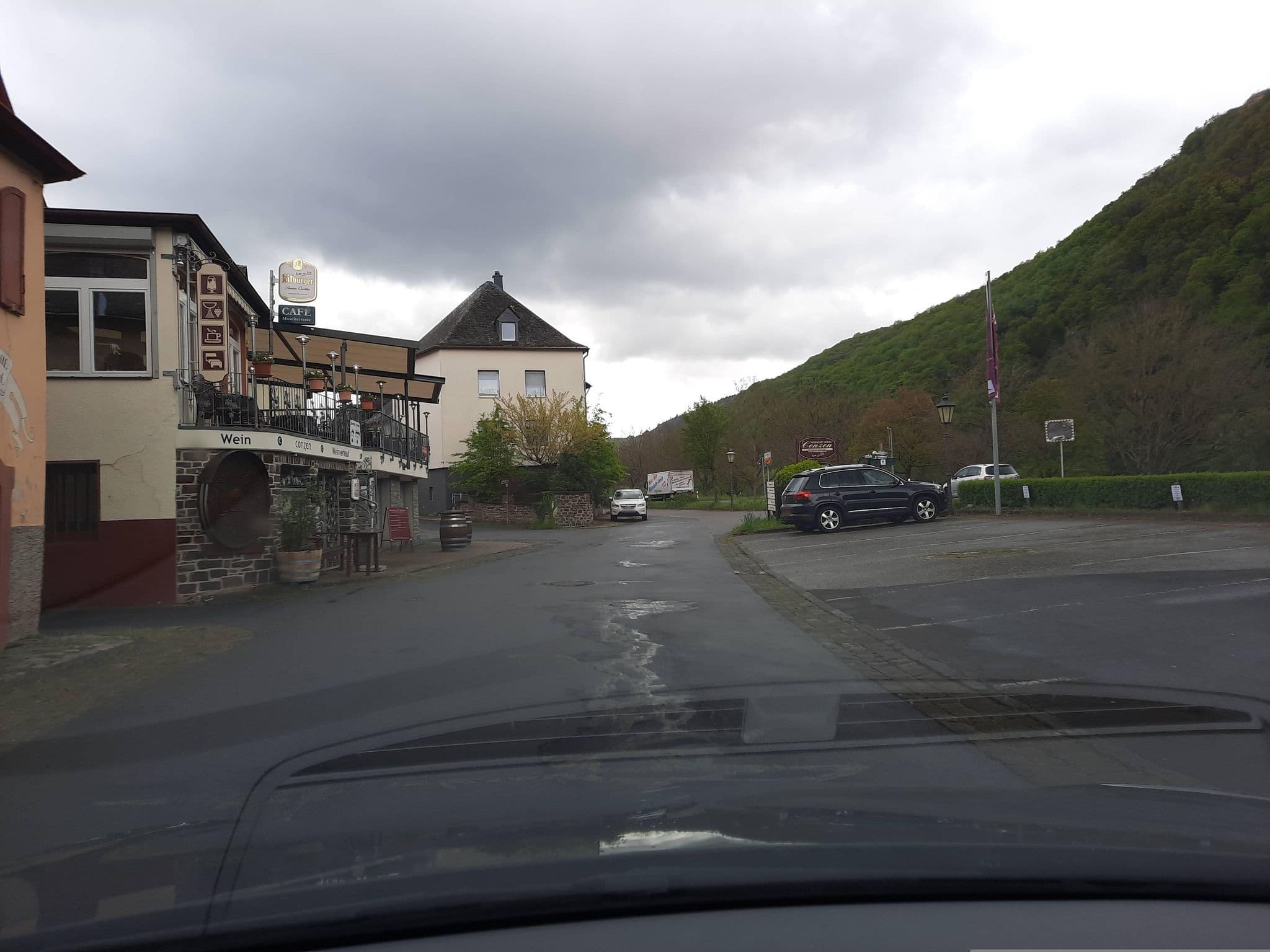 Street view near Moselterrasse Hotel Conzen, Ediger-Eller — © Lowiekse (CC BY-SA · Mapillary)