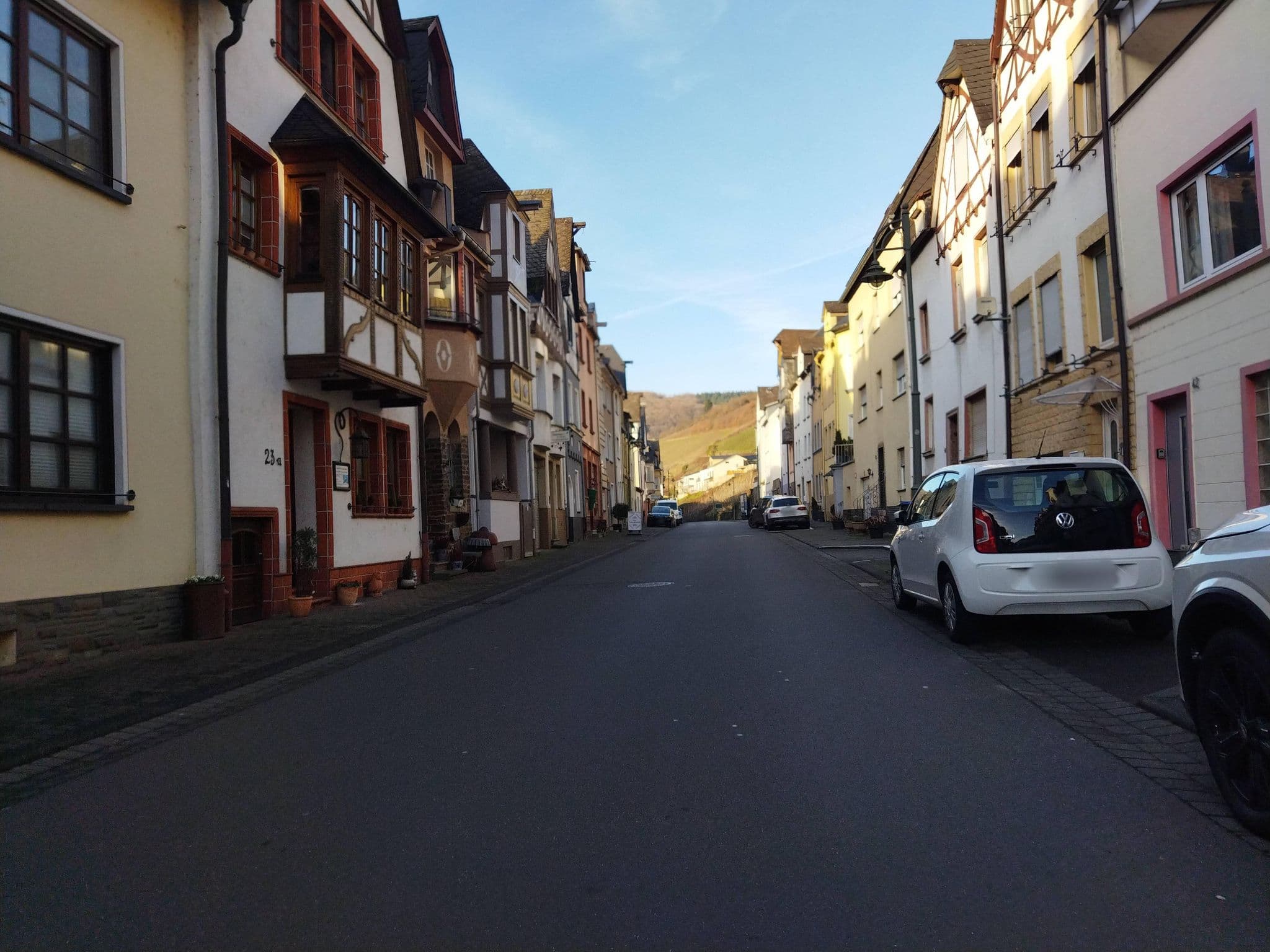 Street view near Ferienhaus Simonis, Briedel — © changchun1 (CC BY-SA · Mapillary)