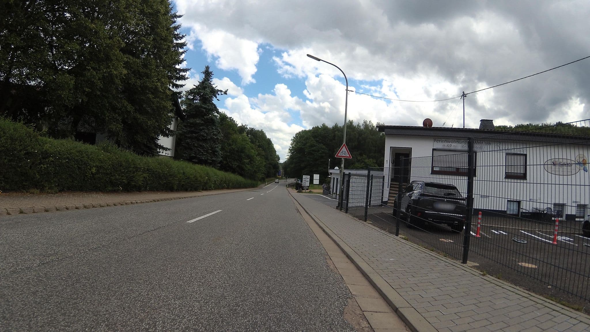 Street view near Ferienwohnungen Weis am Bostalsee, Oberthal — © teddy73 (CC BY-SA · Mapillary)