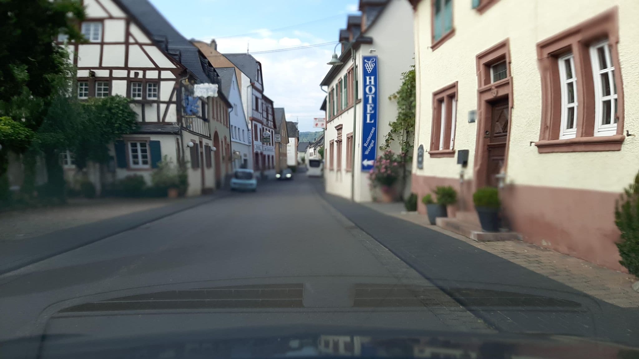 Street view near Juffer Flair Gästezimmer, Brauneberg — © Lowiekse (CC BY-SA · Mapillary)
