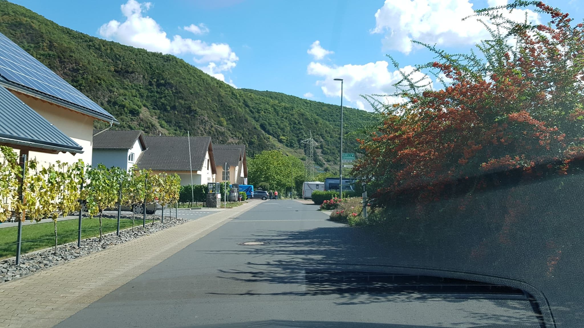 Street view near Moselzauber, Bruttig-Fankel — © Lowiekse (CC BY-SA · Mapillary)