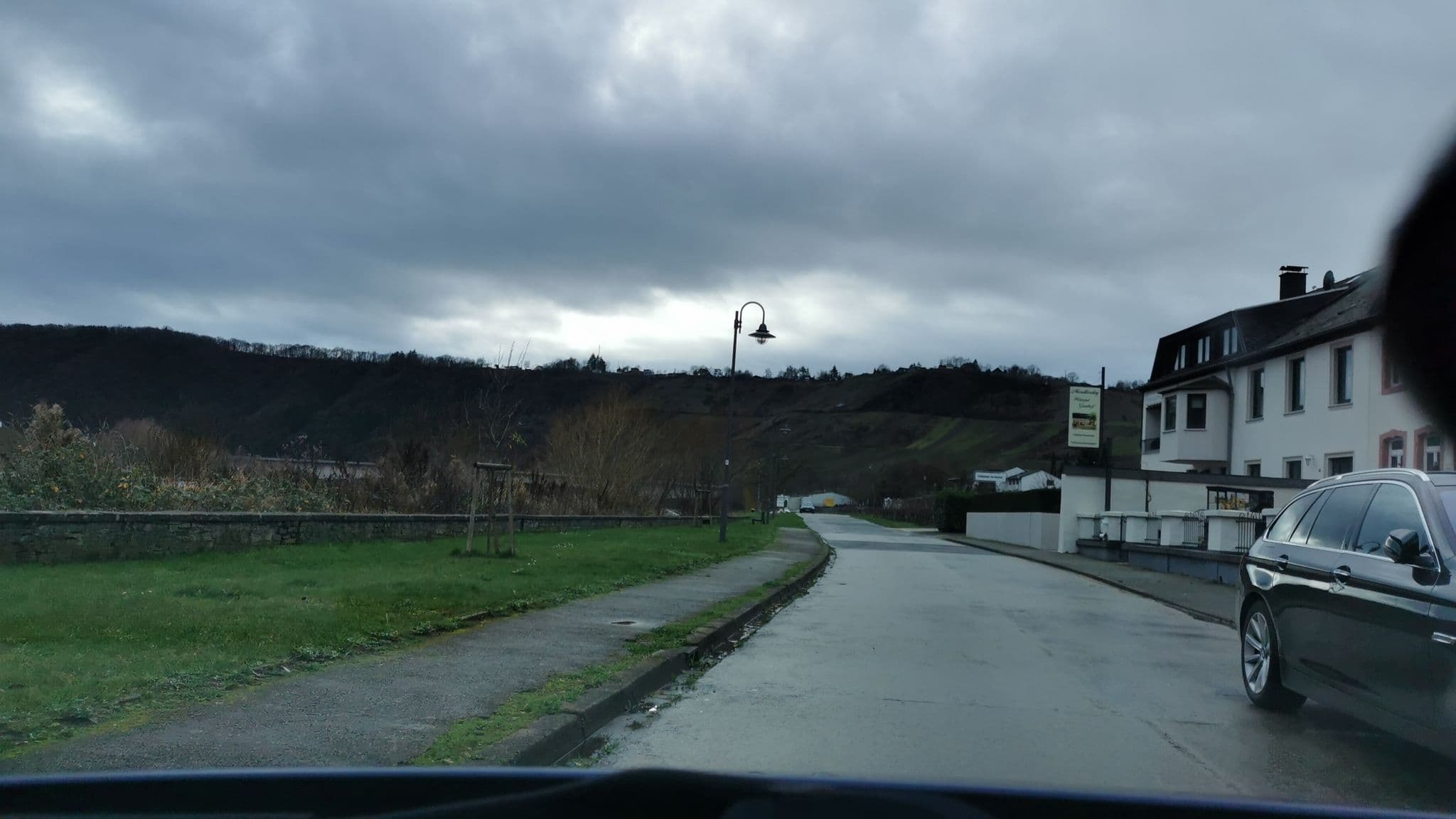 Street view near gasthaus moselloreley, Piesport — © ma_rt_in (CC BY-SA · Mapillary)