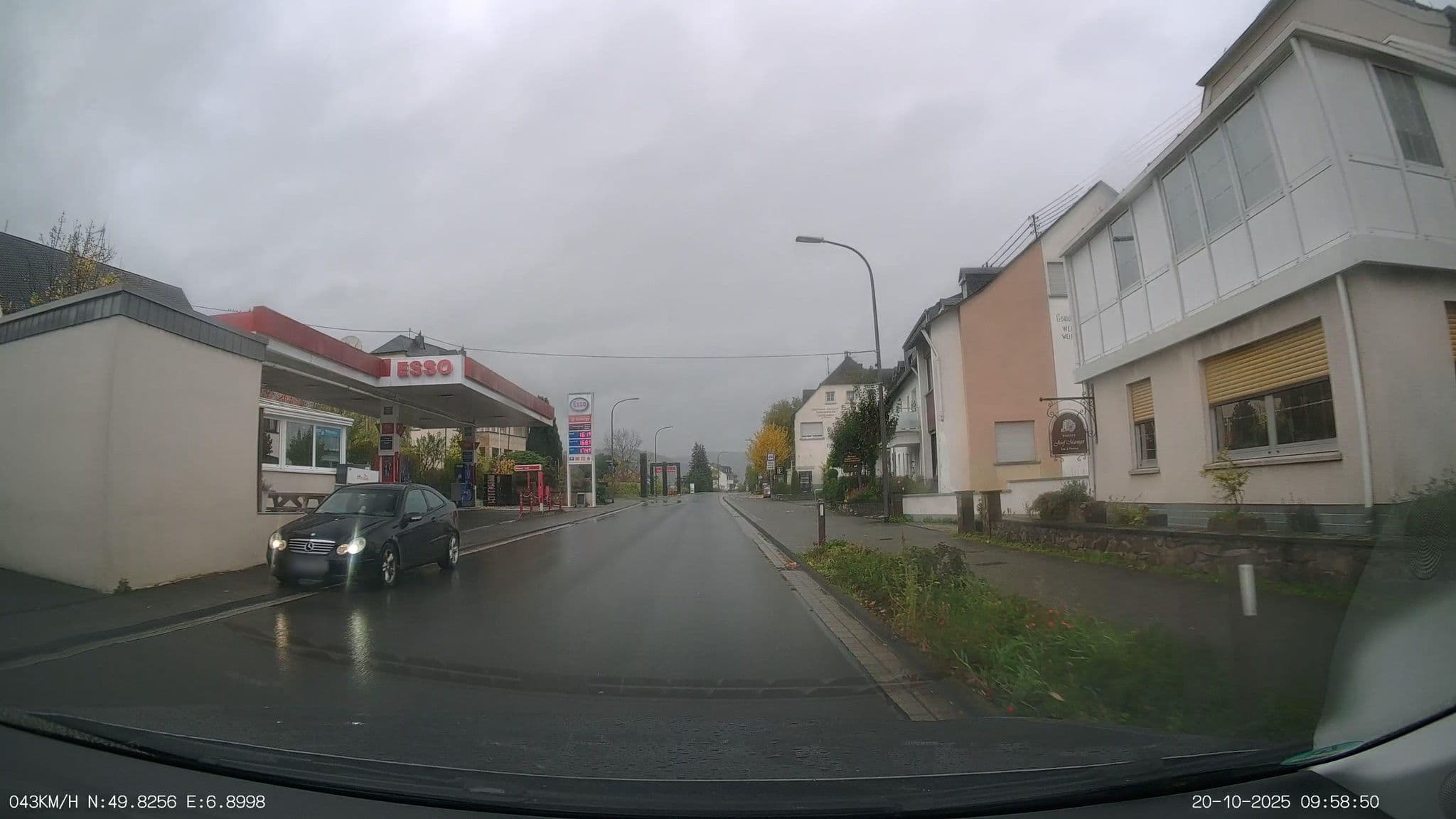Street view near Weingut & Gästehaus Ballmann, Trittenheim — © heetENkoel (CC BY-SA · Mapillary)