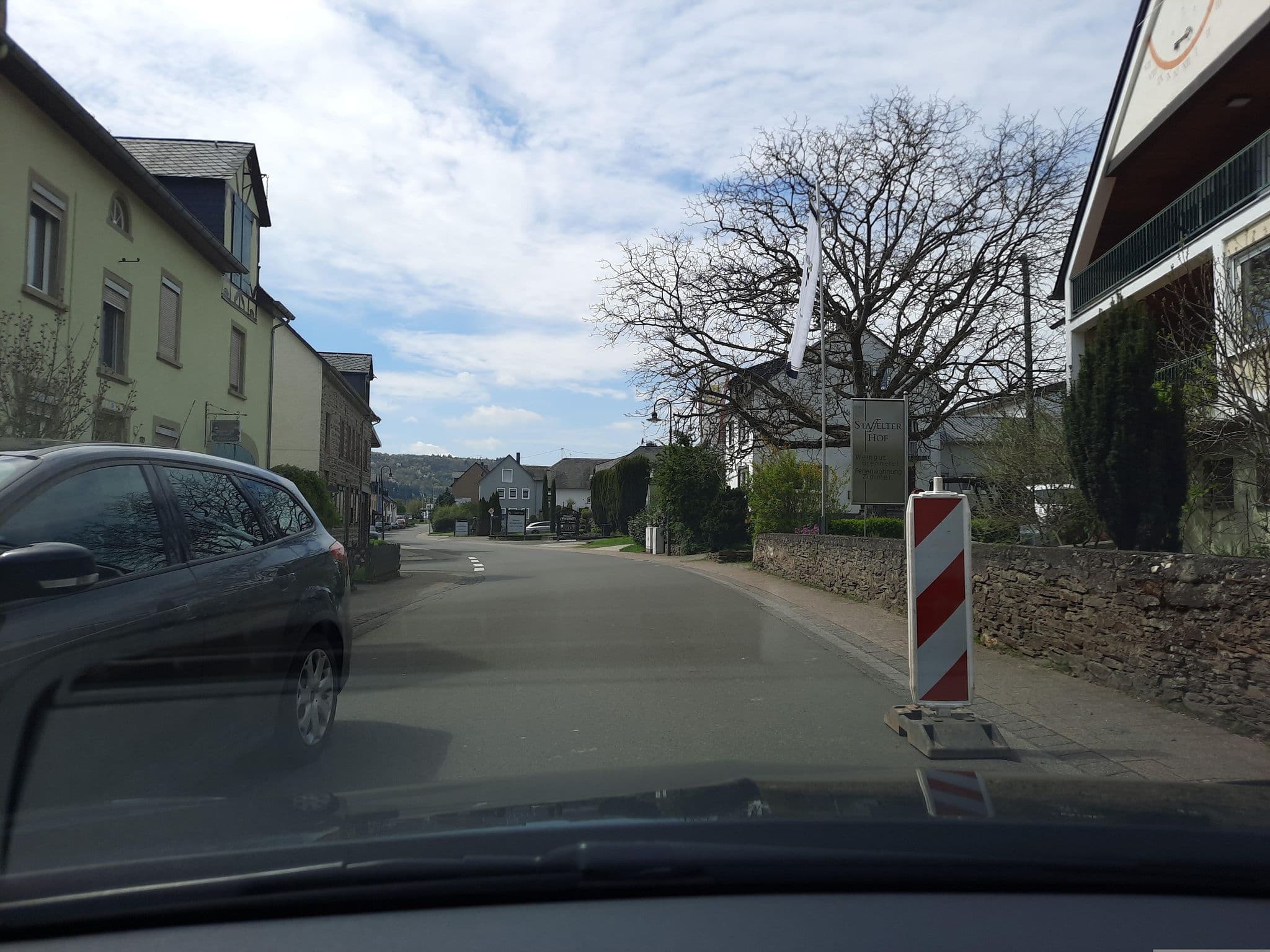 Street view near Ferienweingut Fanselow, Kröv — © Lowiekse (CC BY-SA · Mapillary)