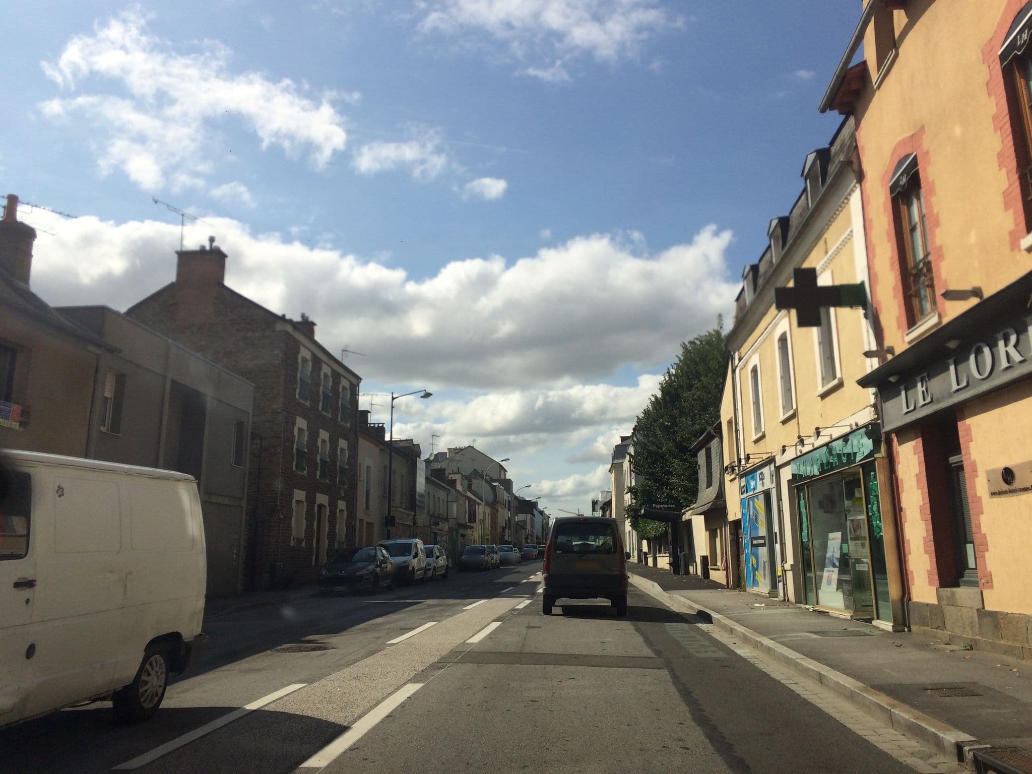 Street view near Le Lorient hôtel, Rennes — © kartenville (CC BY-SA · Mapillary)