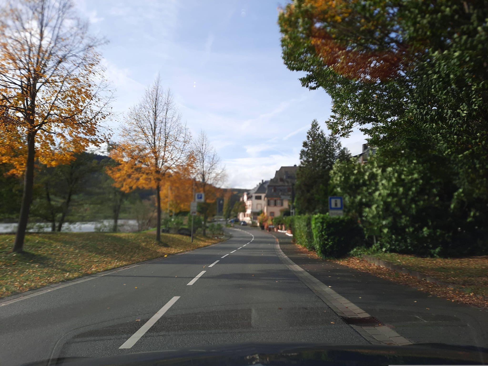 Street view near Stefan Kauer, Zeltingen-Rachtig — © Lowiekse (CC BY-SA · Mapillary)