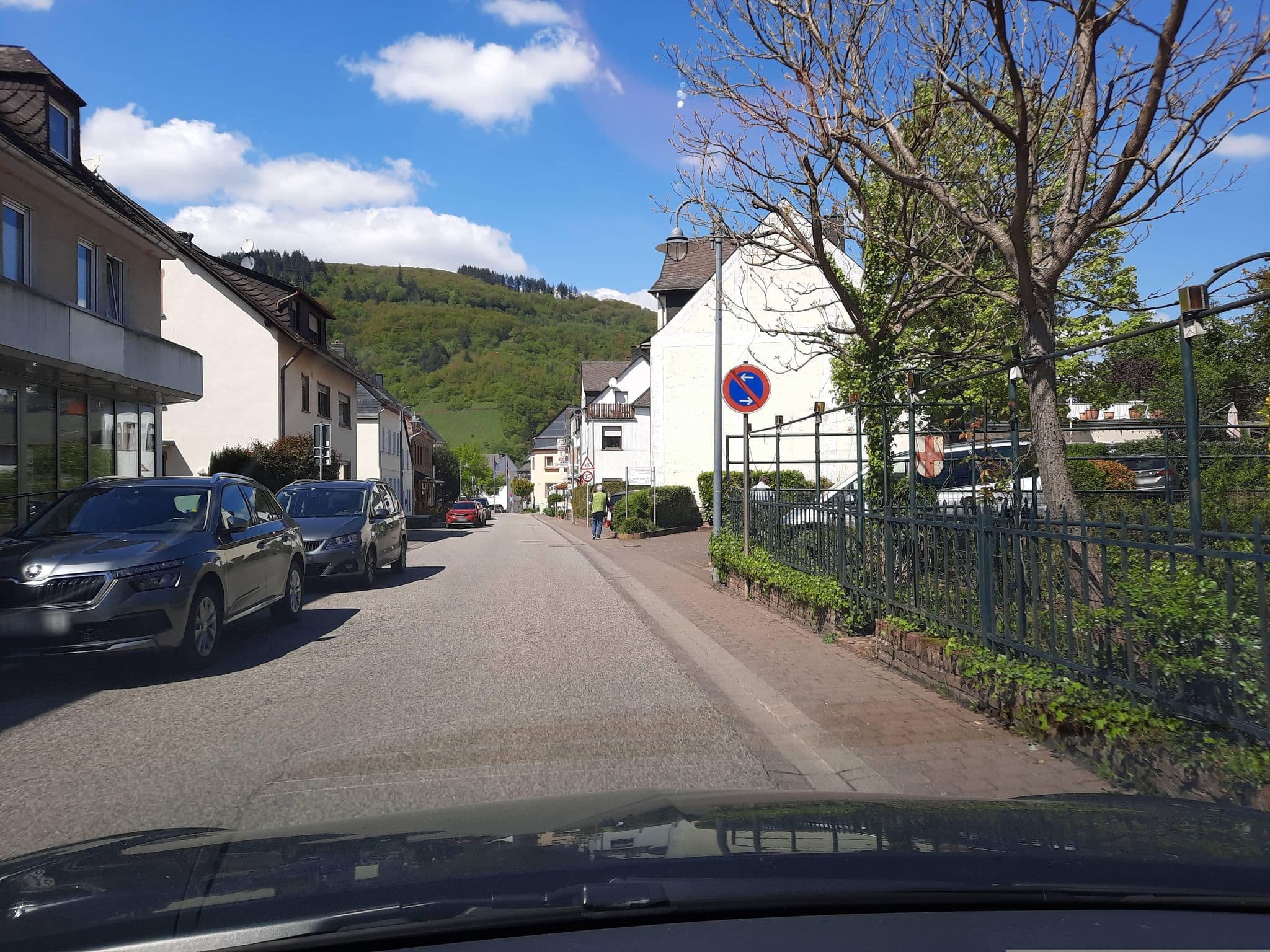 Street view near Hexenhaus Motorcamping, Bullay — © Lowiekse (CC BY-SA · Mapillary)