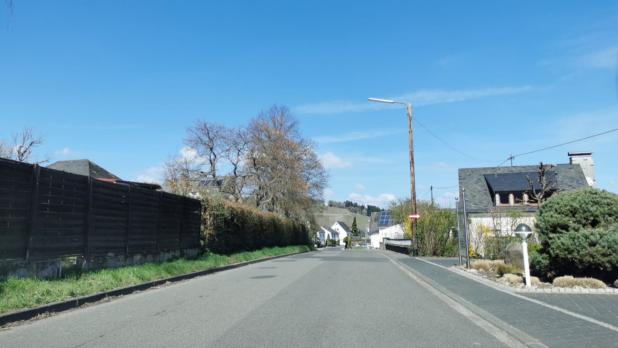 Street view near Landhaus Schiffmann, Lieser — © ma_rt_in (CC BY-SA · Mapillary)