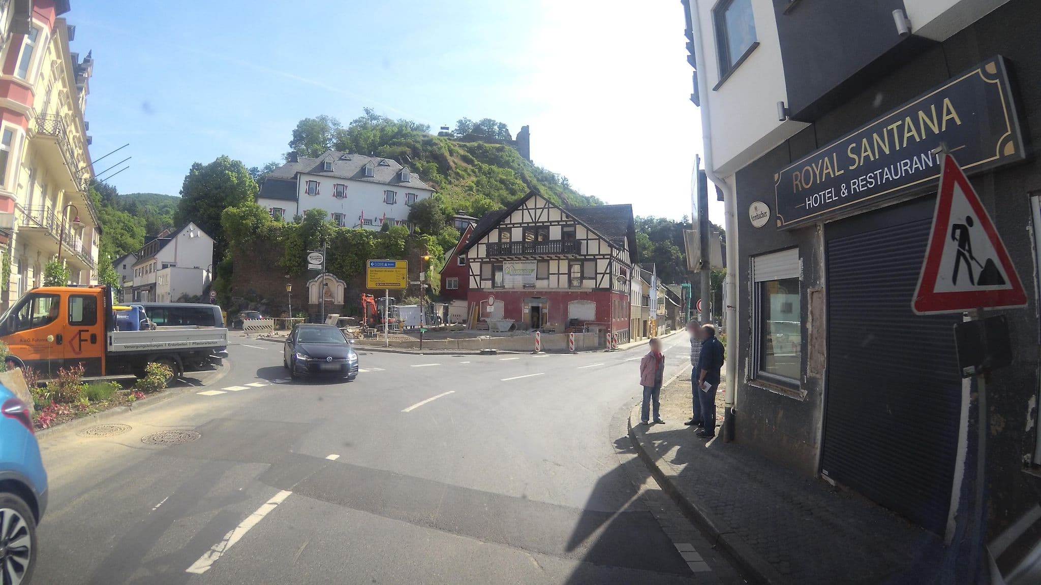 Street view near Hotel Restaurant Zum Weißen Kreuz, Altenahr — © teddy73 (CC BY-SA · Mapillary)