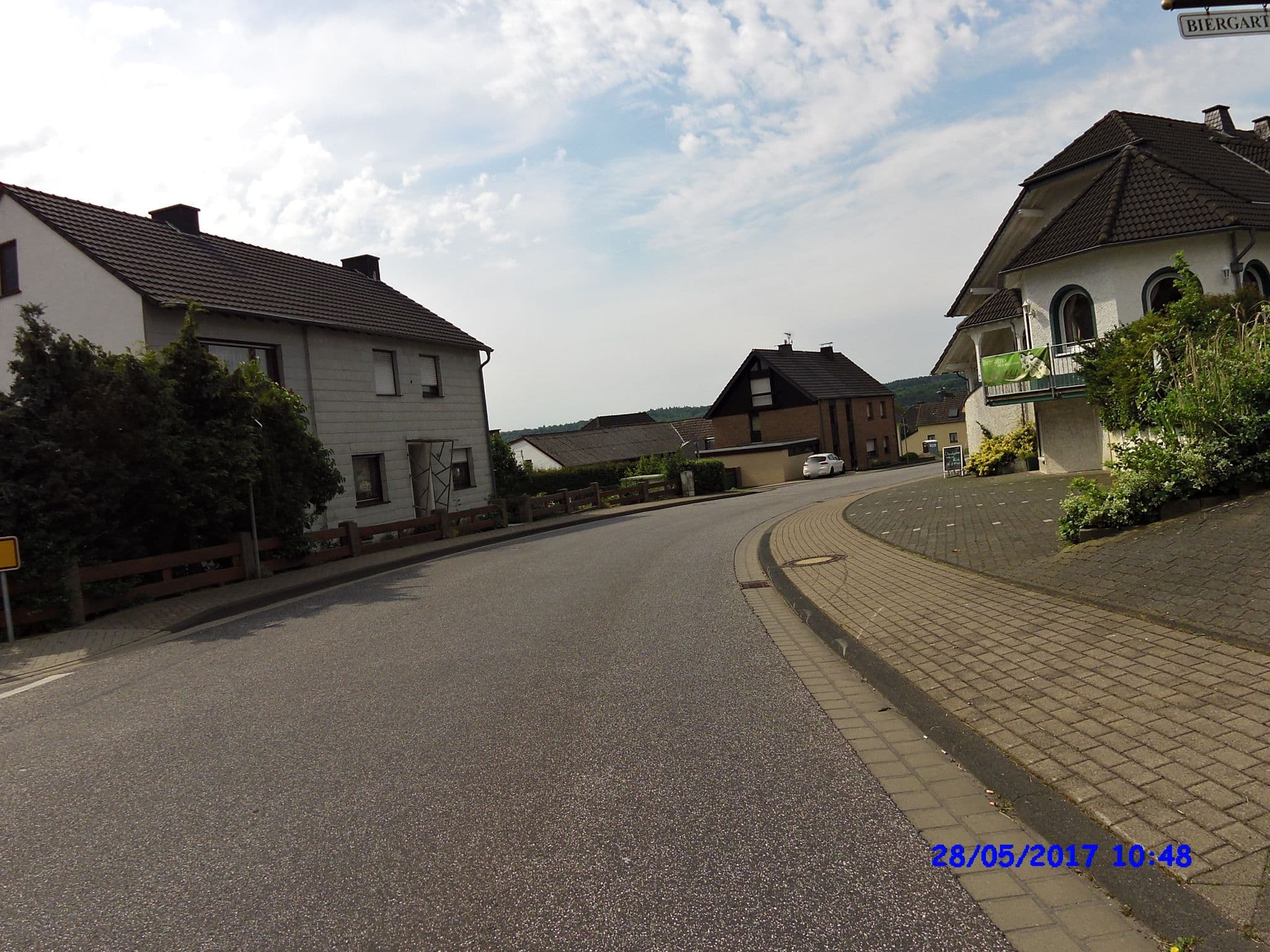 Street view near Pfannkuchen Manufaktur, Altenahr — © dcp (CC BY-SA · Mapillary)
