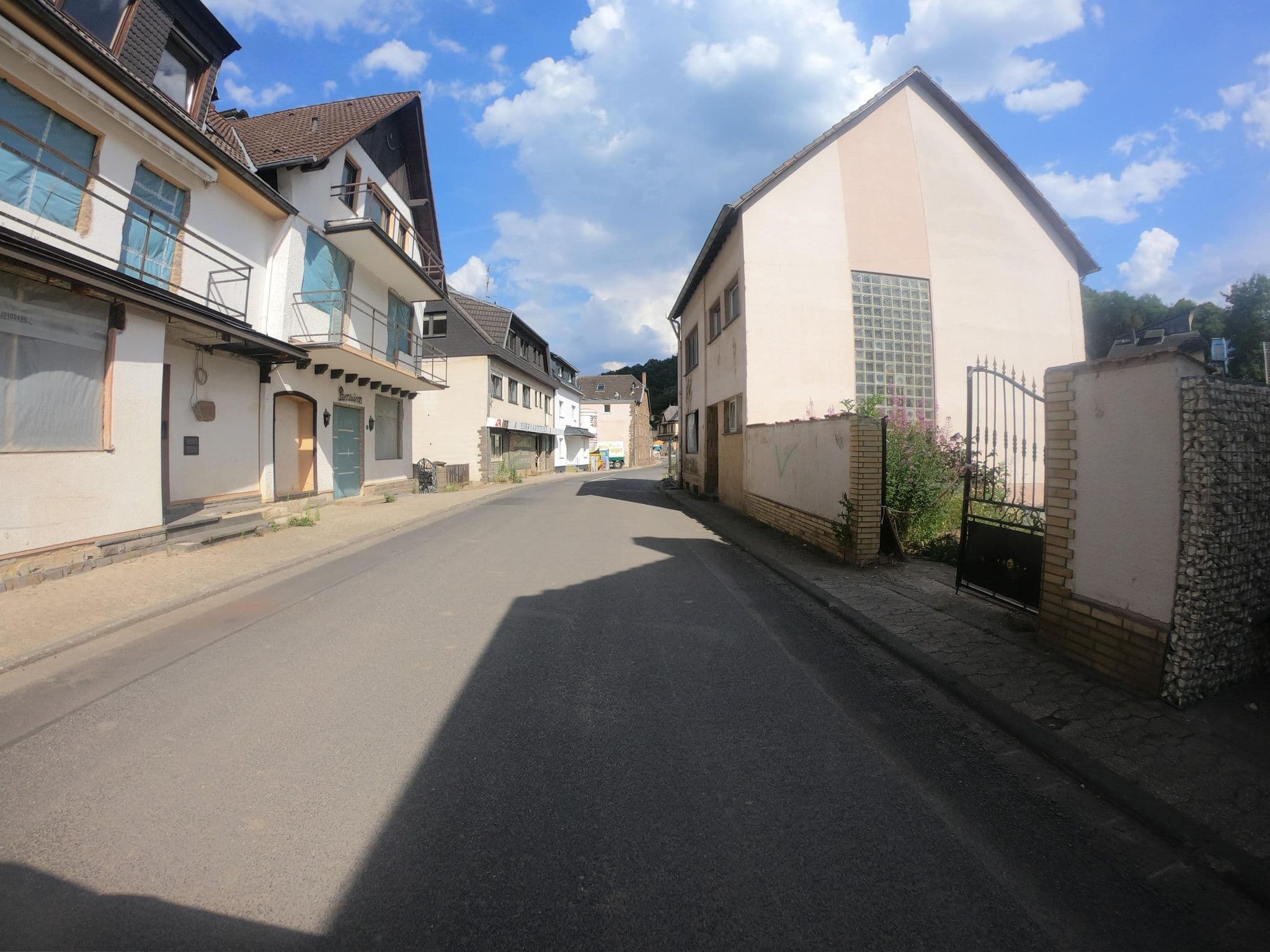 Street view near Günter Lindener, Altenahr — © joostjakob (CC BY-SA · Mapillary)