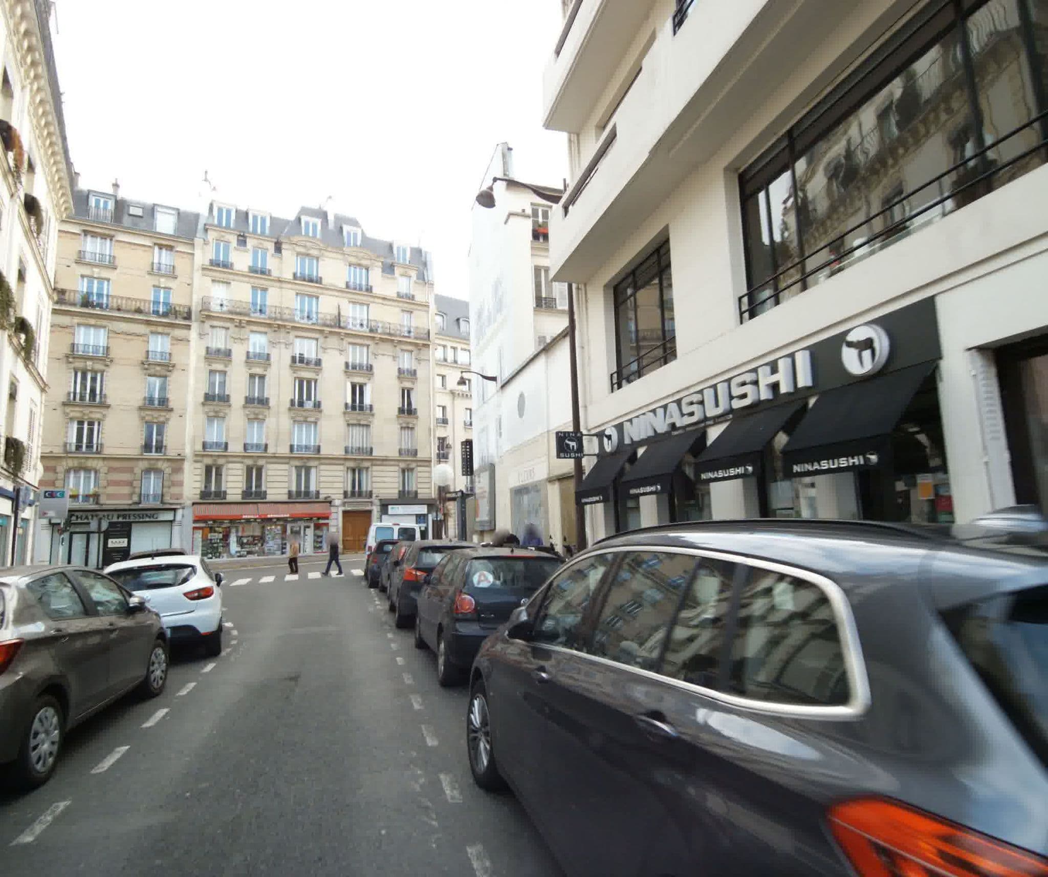 Street view near Hôtel du Château, Neuilly-sur-Seine — © sogefi (CC BY-SA · Mapillary)