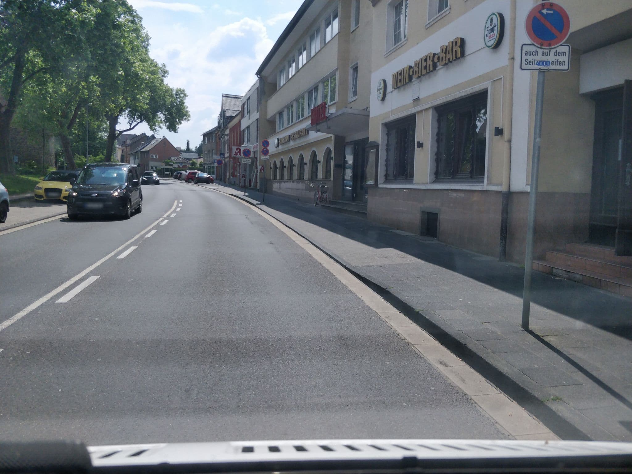 Street view near Hotel Restaurant Haus Streng, Rheinbach — © raymond (CC BY-SA · Mapillary)