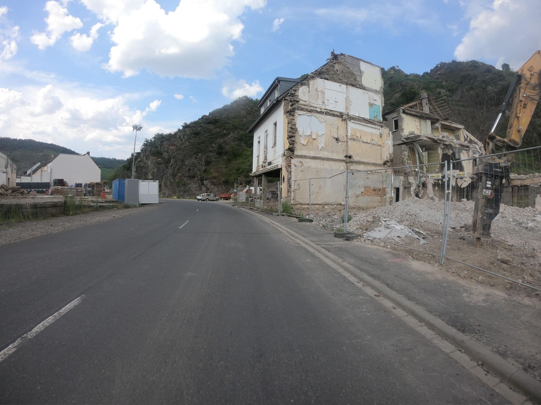 Street view near Hotel Zur Saffenburg, Altenahr — © joostjakob (CC BY-SA · Mapillary)