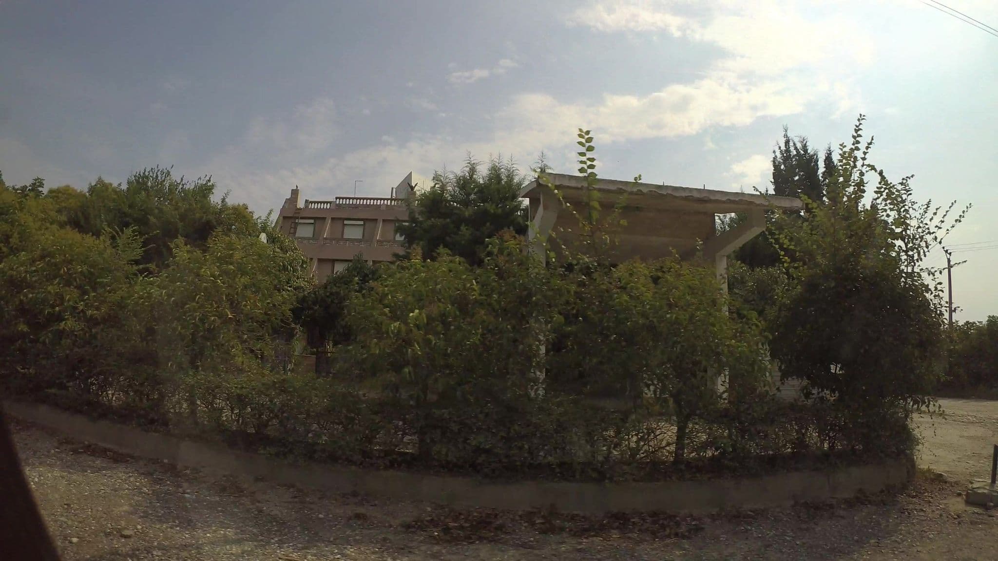 Street view near Motel Andi, Ndroq — © kaart5 (CC BY-SA · Mapillary)