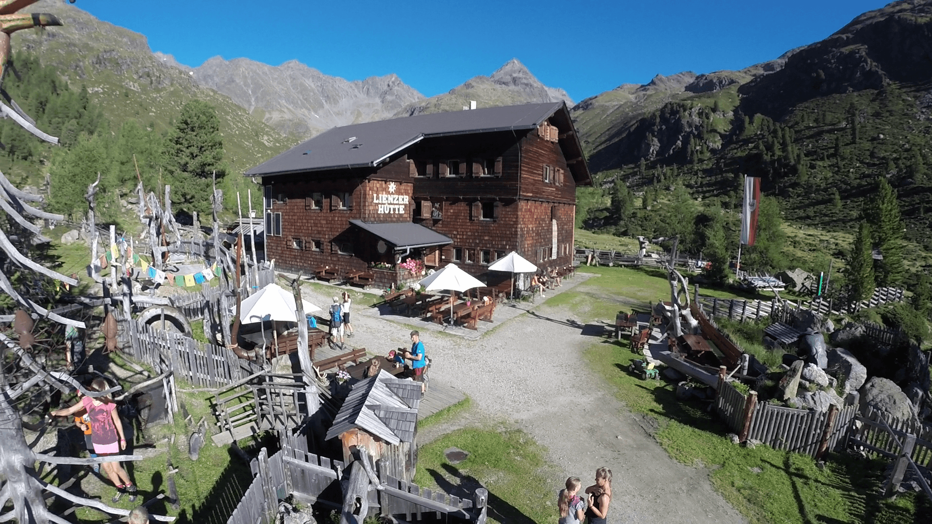Lienzer Hütte (via Wikimedia Commons, CC BY-SA 4.0)