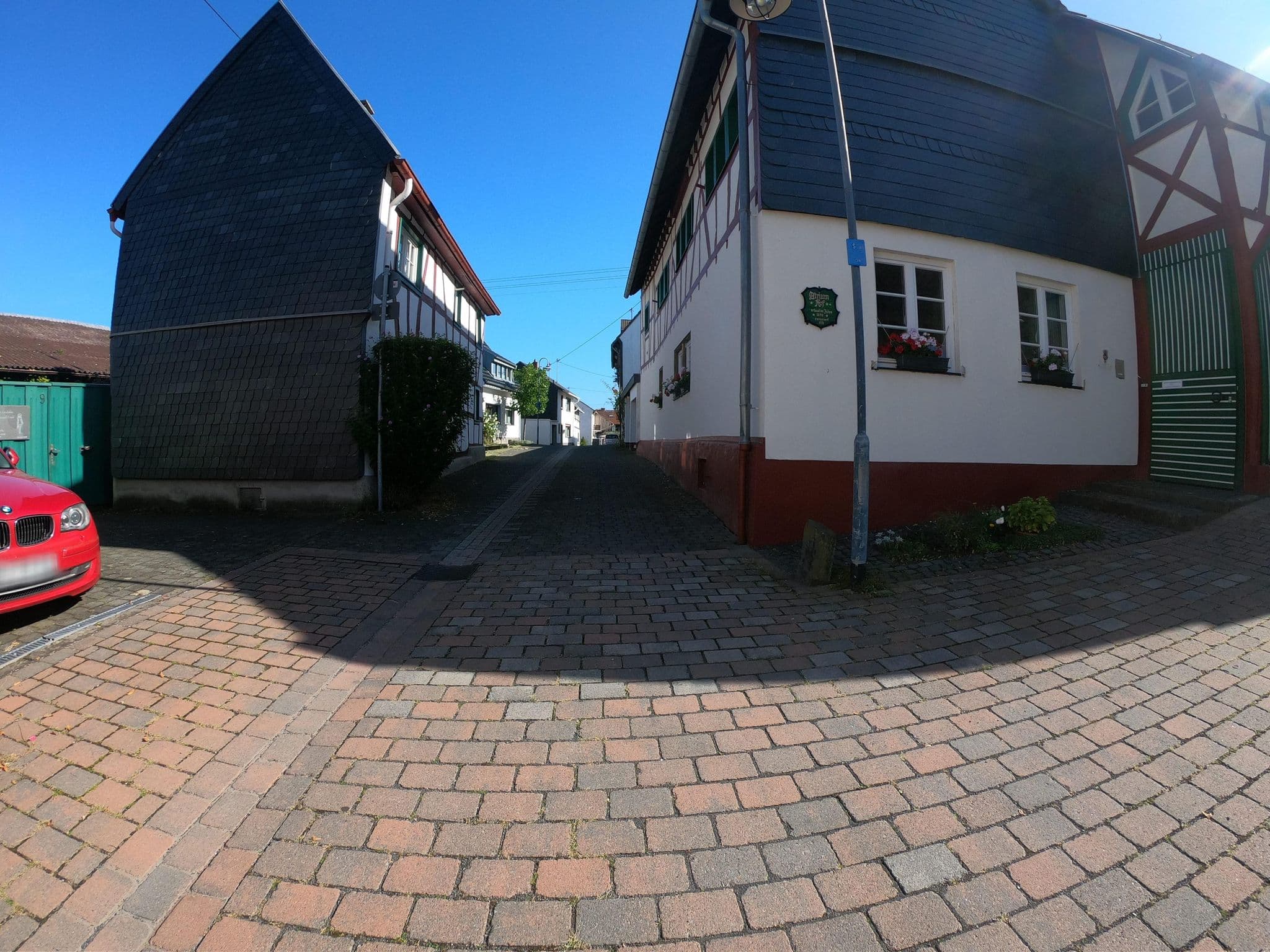 Street view near Ferienhaus-Loehndorf, Sinzig — © bernd1960 (CC BY-SA · Mapillary)