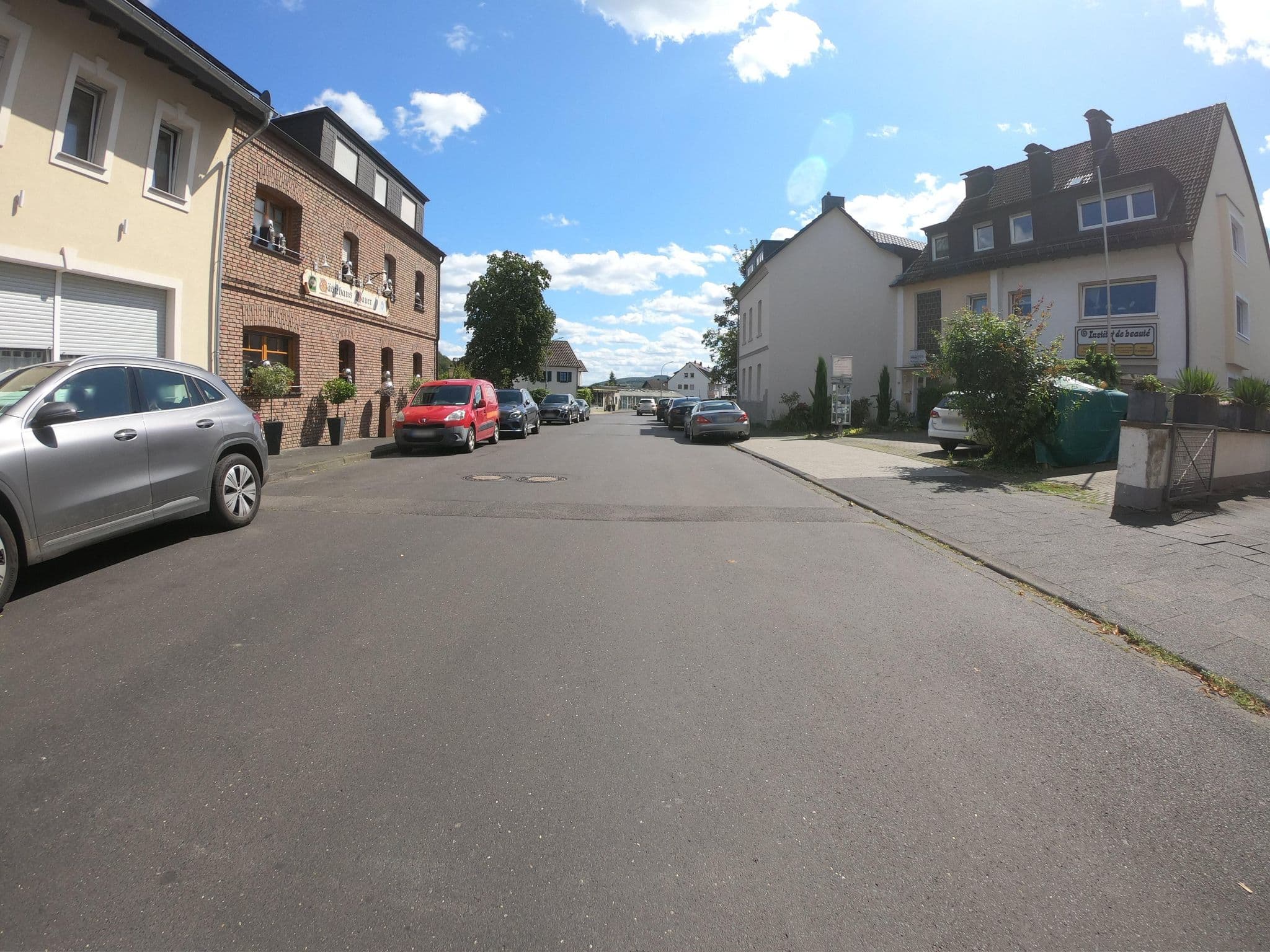 Street view near Lorscheid Margarete Pension, Sinzig — © bernd1960 (CC BY-SA · Mapillary)