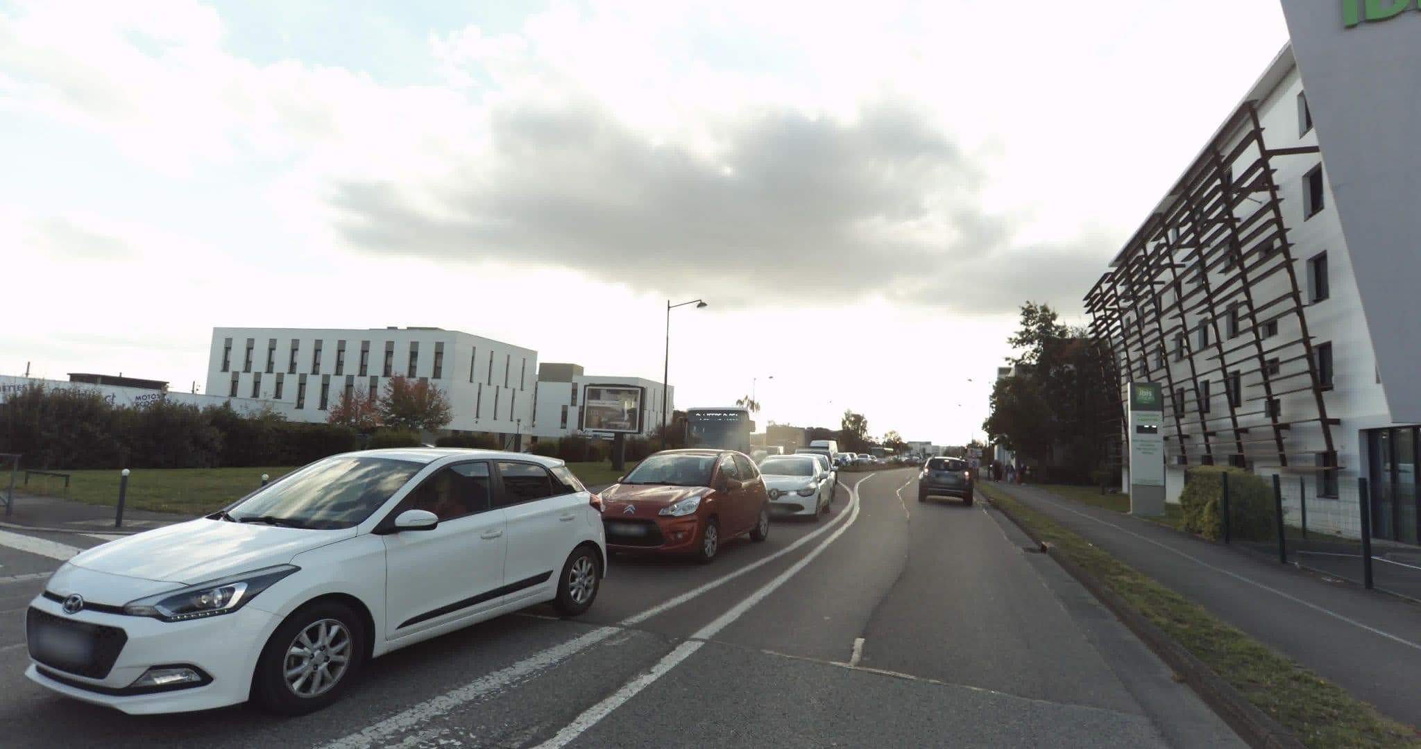 Street view near Ibis Styles, Cesson-Sévigné — © sogefi (CC BY-SA · Mapillary)