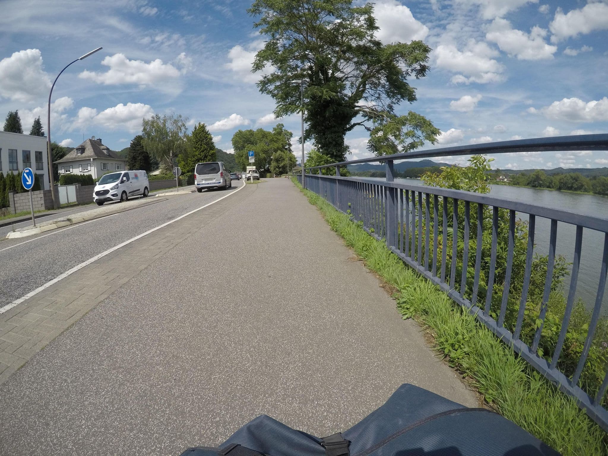 Street view near Rheinkrone, Rheinbreitbach — © mfa (CC BY-SA · Mapillary)