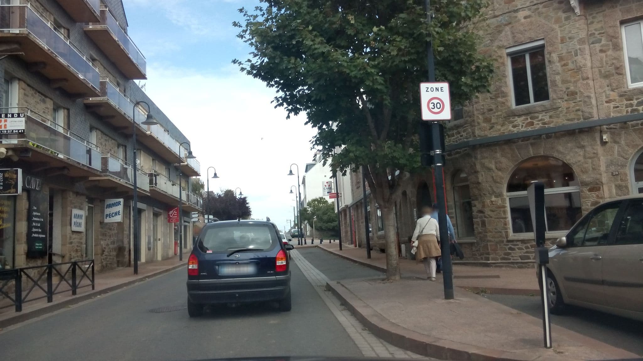 Street view near The Originals Hôtel de Perros, Perros-Guirec — © tonicity (CC BY-SA · Mapillary)
