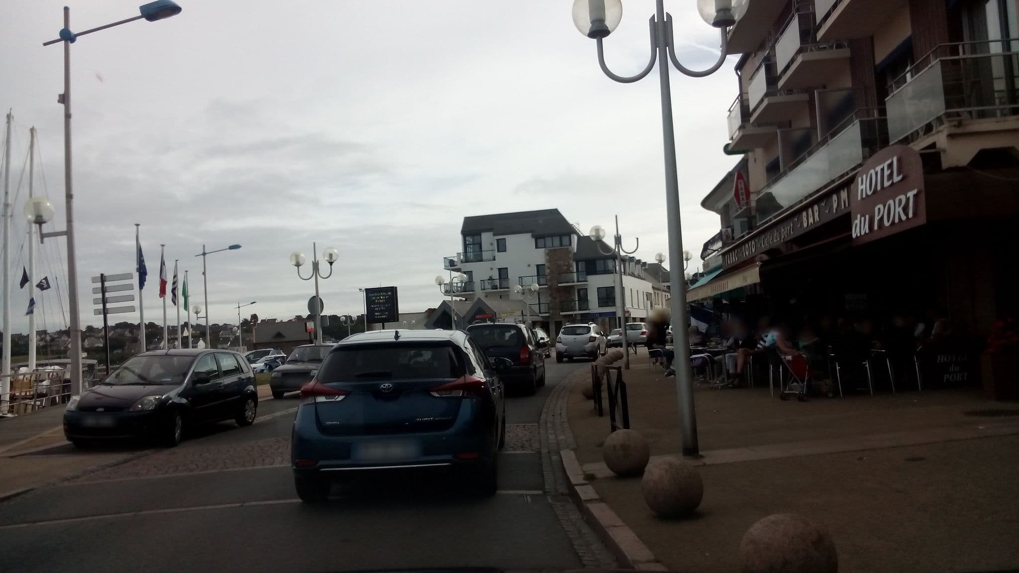Street view near Hôtel du Port, Perros-Guirec — © tonicity (CC BY-SA · Mapillary)