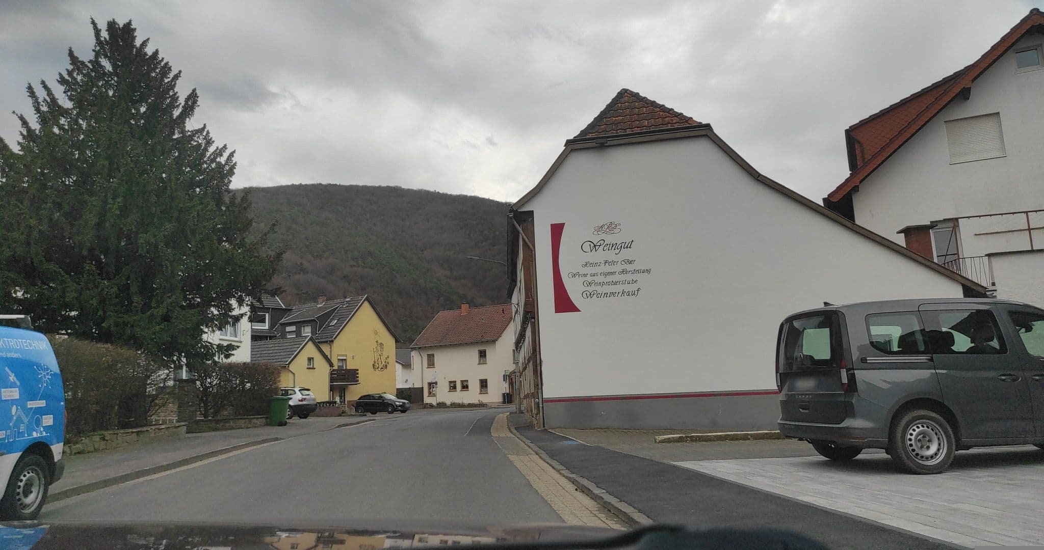 Street view near Hotel Villa Sanct Peter, Dernau — © wolly79 (CC BY-SA · Mapillary)