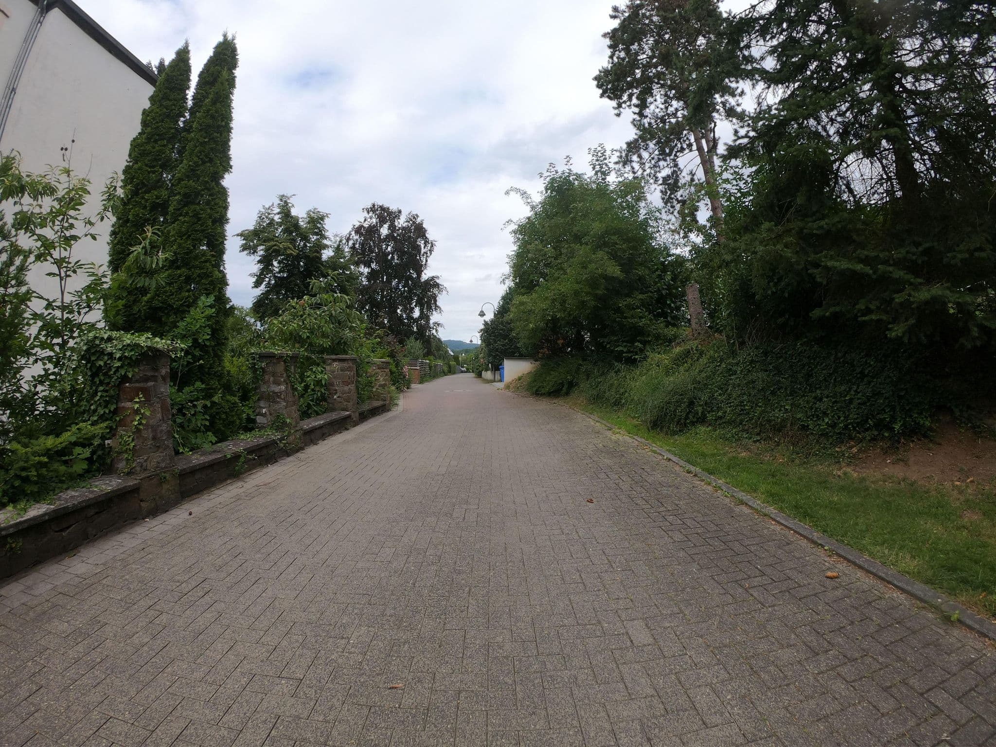 Street view near Burg Steineck, Rheinbreitbach — © bernd1960 (CC BY-SA · Mapillary)