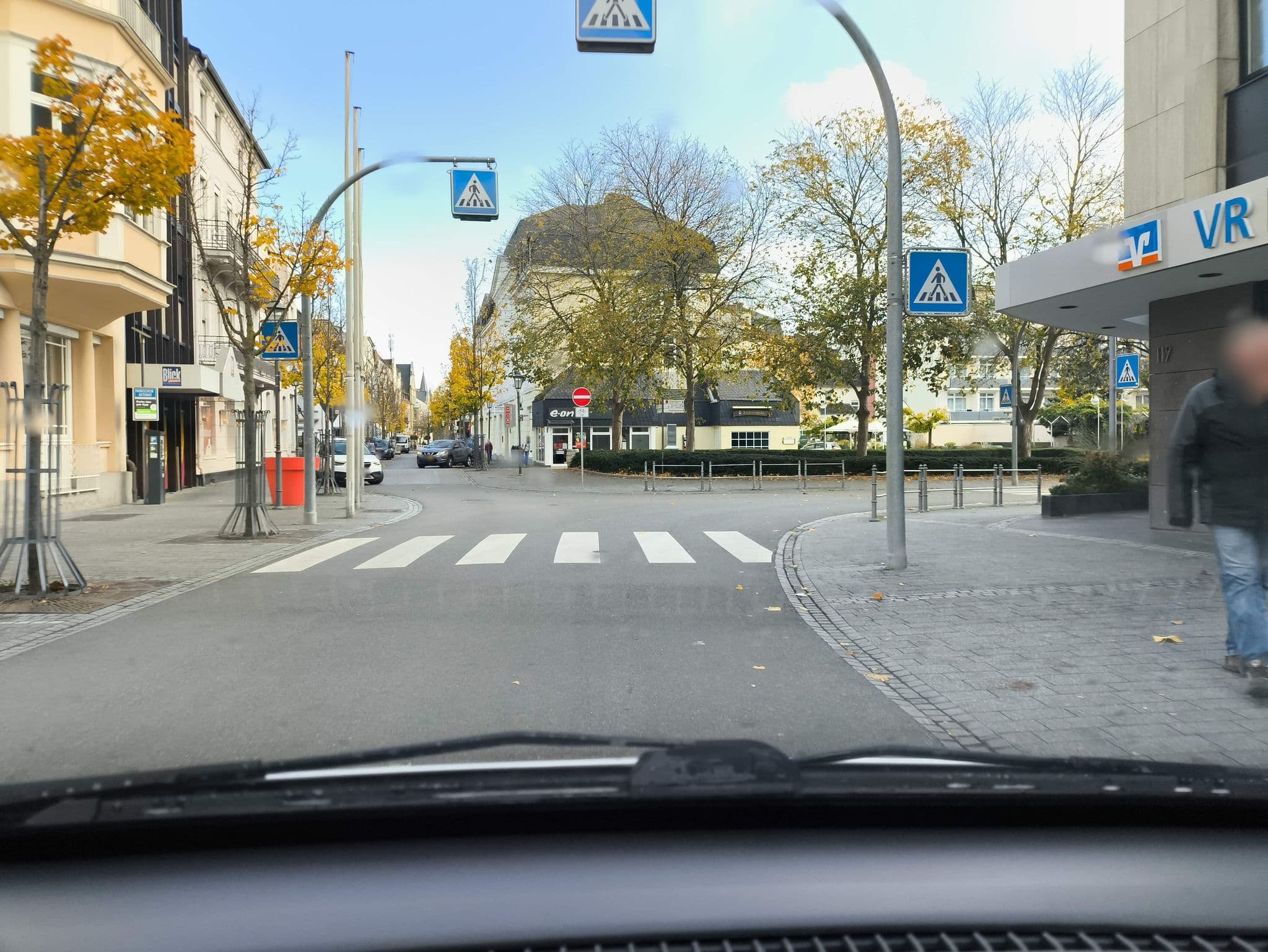 Street view near Hotel Restaurant Astoria am Rathaus, Bad Neuenahr-Ahrweiler — © wolly79 (CC BY-SA · Mapillary)