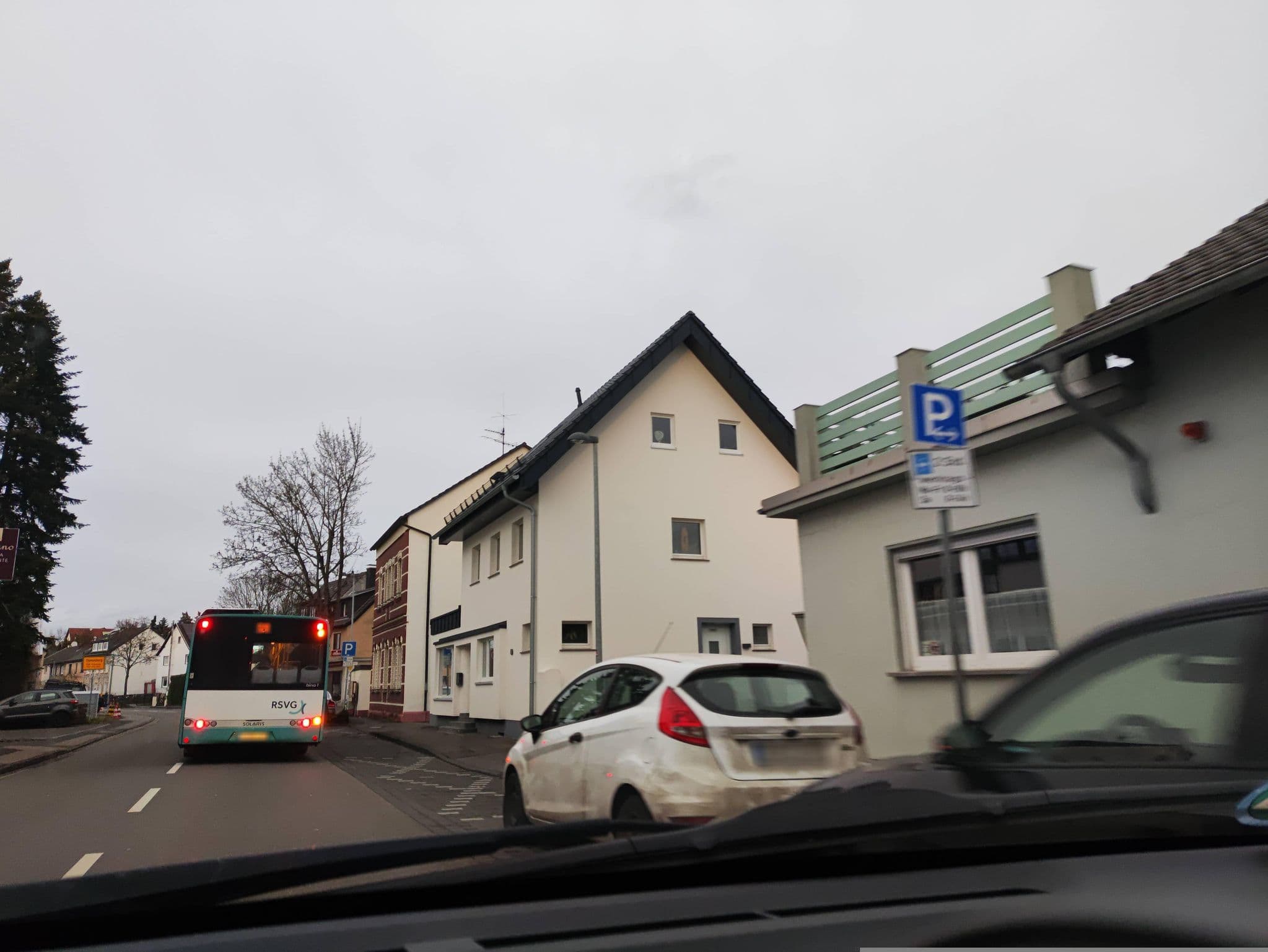 Street view near Jugendtreff, Heisterbacherrott — © koewimm (CC BY-SA · Mapillary)
