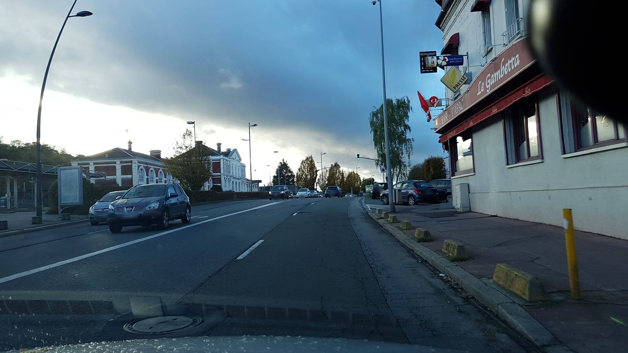 Street view near Grand Hôtel de la Gare, Évreux — © x_javier (CC BY-SA · Mapillary)