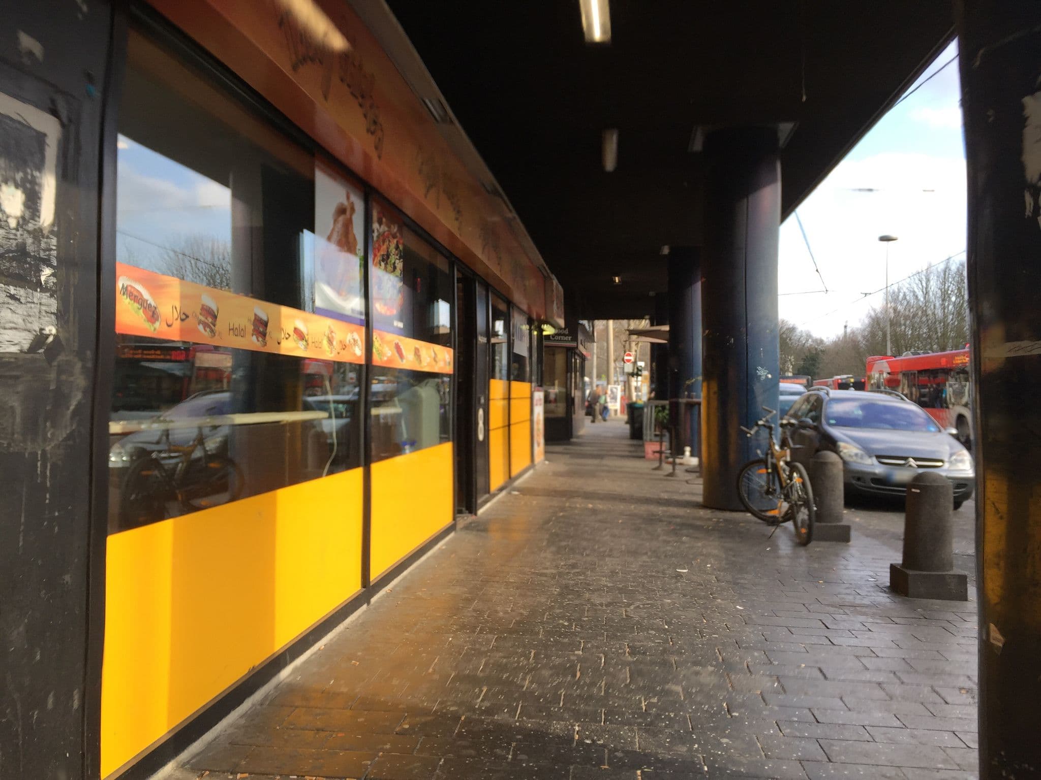 Street view near Hotel Continental, Bonn — © thomasrosen (CC BY-SA · Mapillary)
