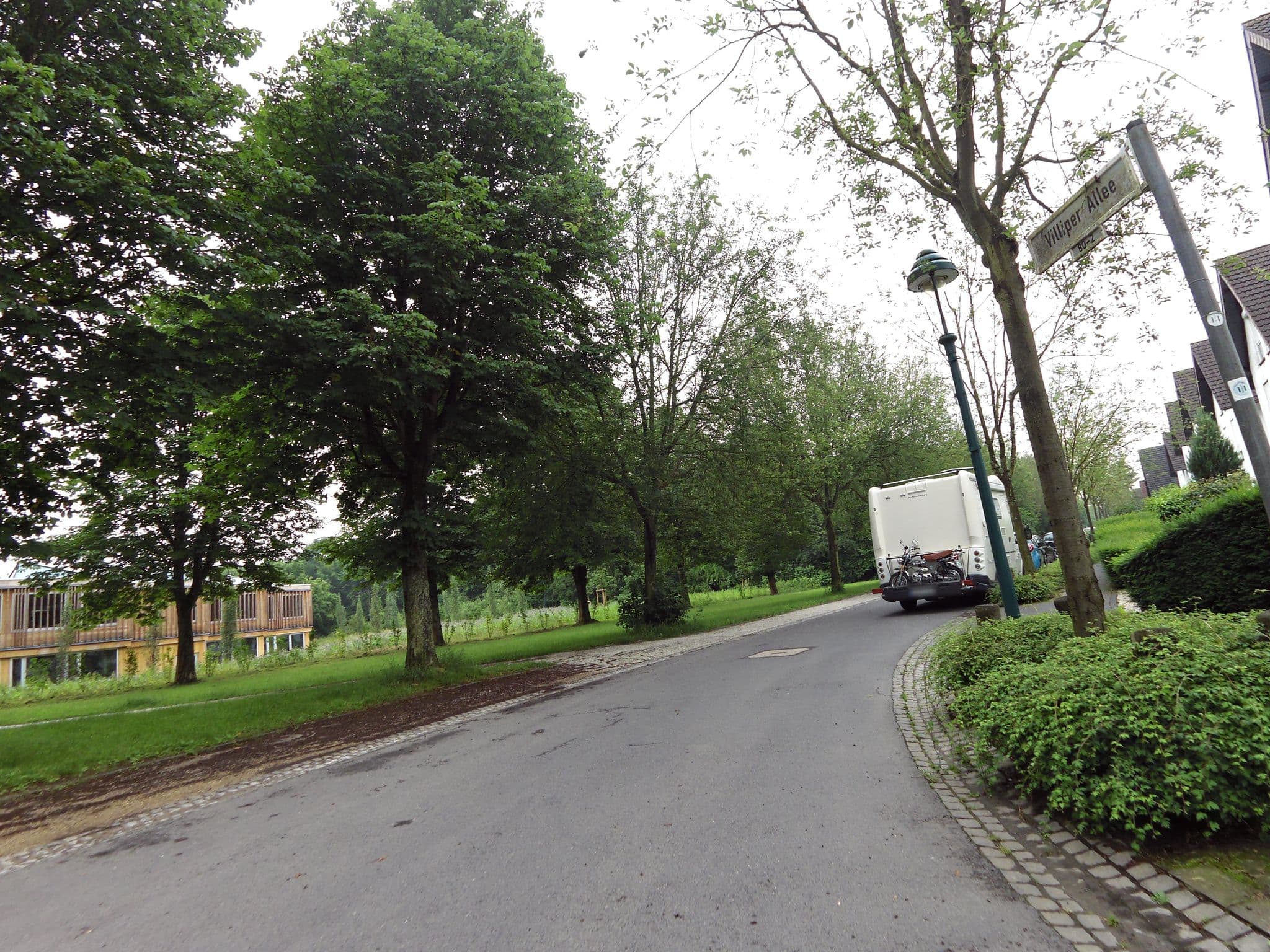 Street view near Andreas Hermes Akademie, Röttgen — © bitnapper (CC BY-SA · Mapillary)