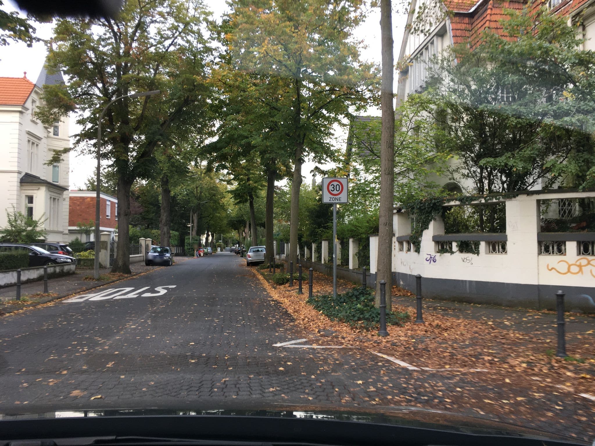 Street view near Hotel Haus Berlin Bad Godesberg, Königswinter — © dschuwa (CC BY-SA · Mapillary)