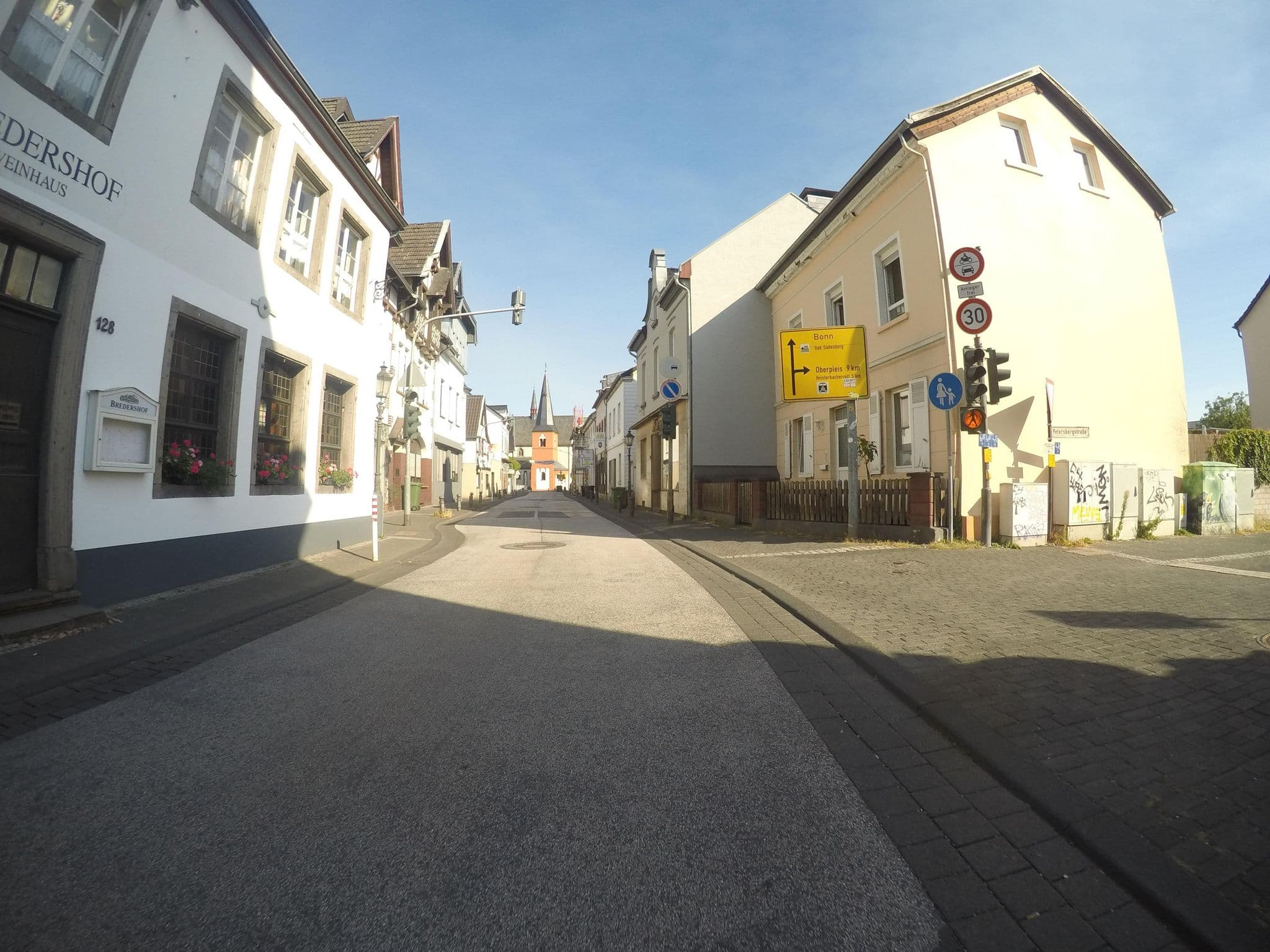 Street view near Bredershof, Königswinter — © mfa (CC BY-SA · Mapillary)