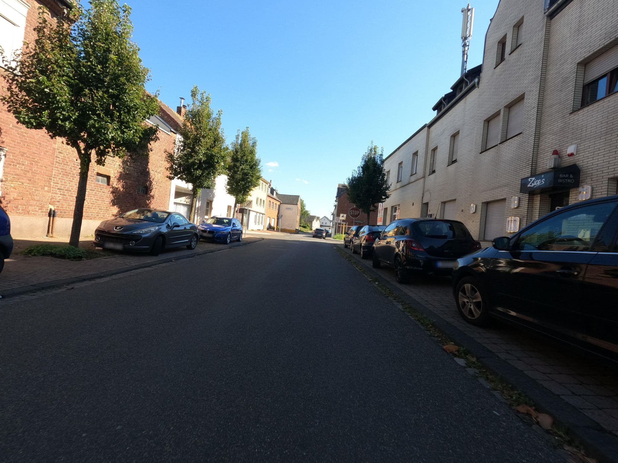 Street view near Plum Gästehaus, Siersdorf — © hektor1989 (CC BY-SA · Mapillary)