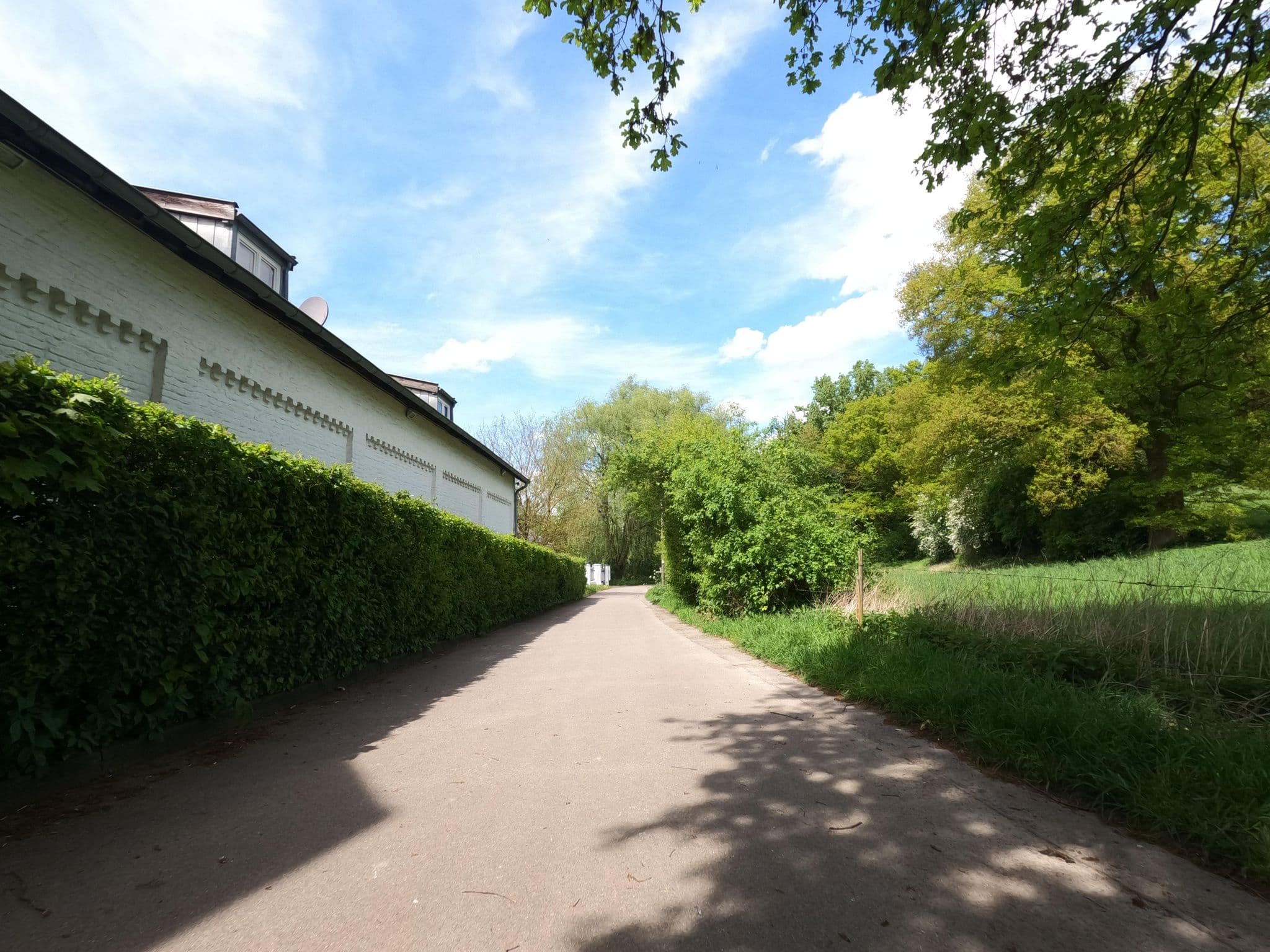 Street view near Hotel, Herzogenrath — © hektor1989 (CC BY-SA · Mapillary)