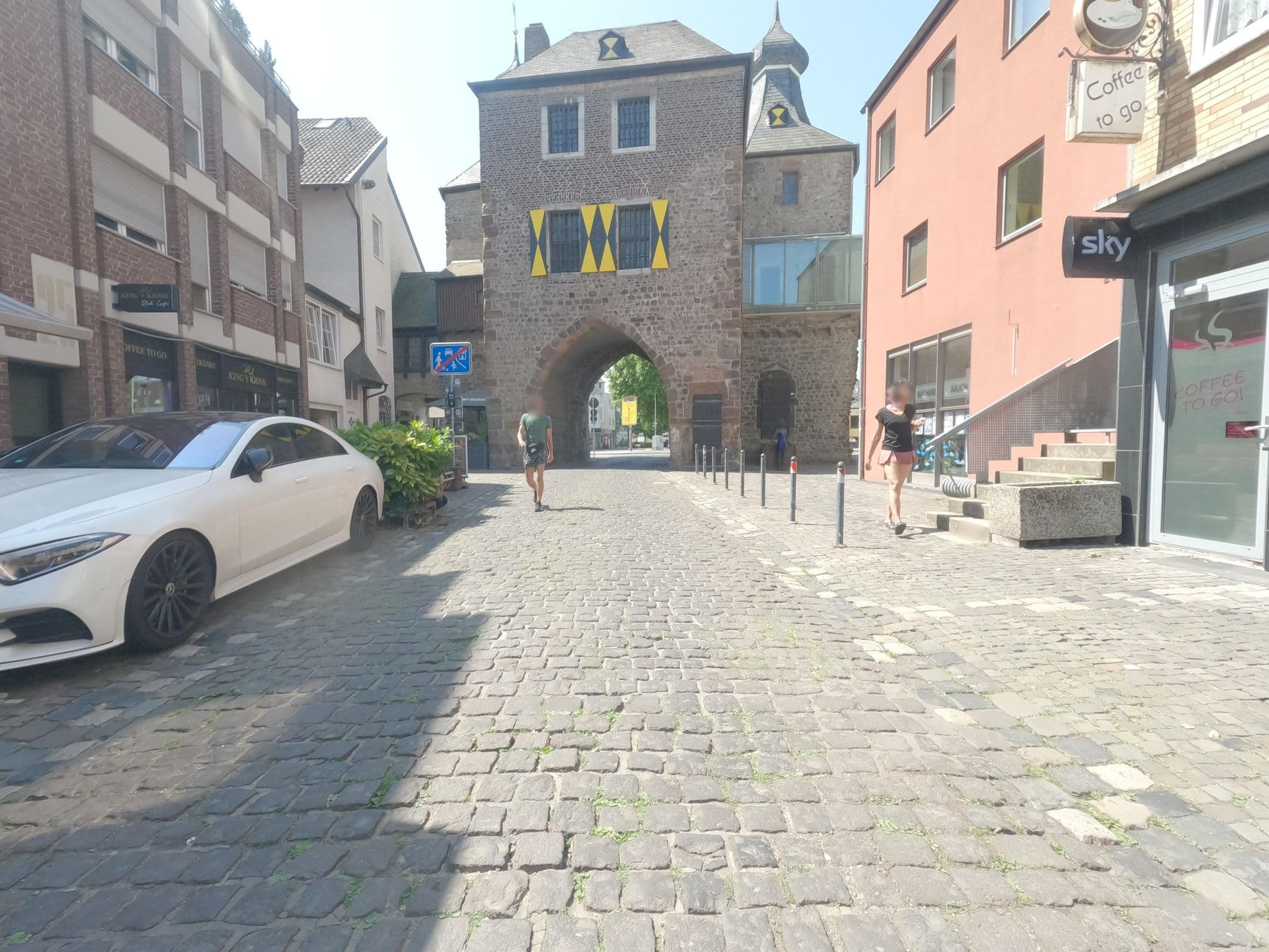 Street view near Hexenturm - Hotel & Restaurant, Jülich — © hektor1989 (CC BY-SA · Mapillary)