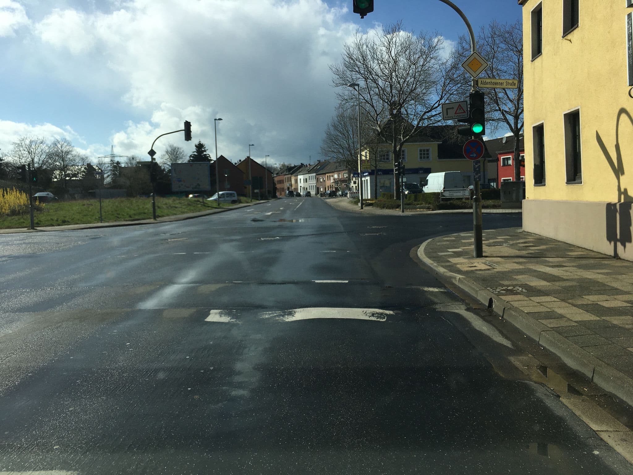 Street view near Vier Jahreszeiten, Düren — © raymond (CC BY-SA · Mapillary)