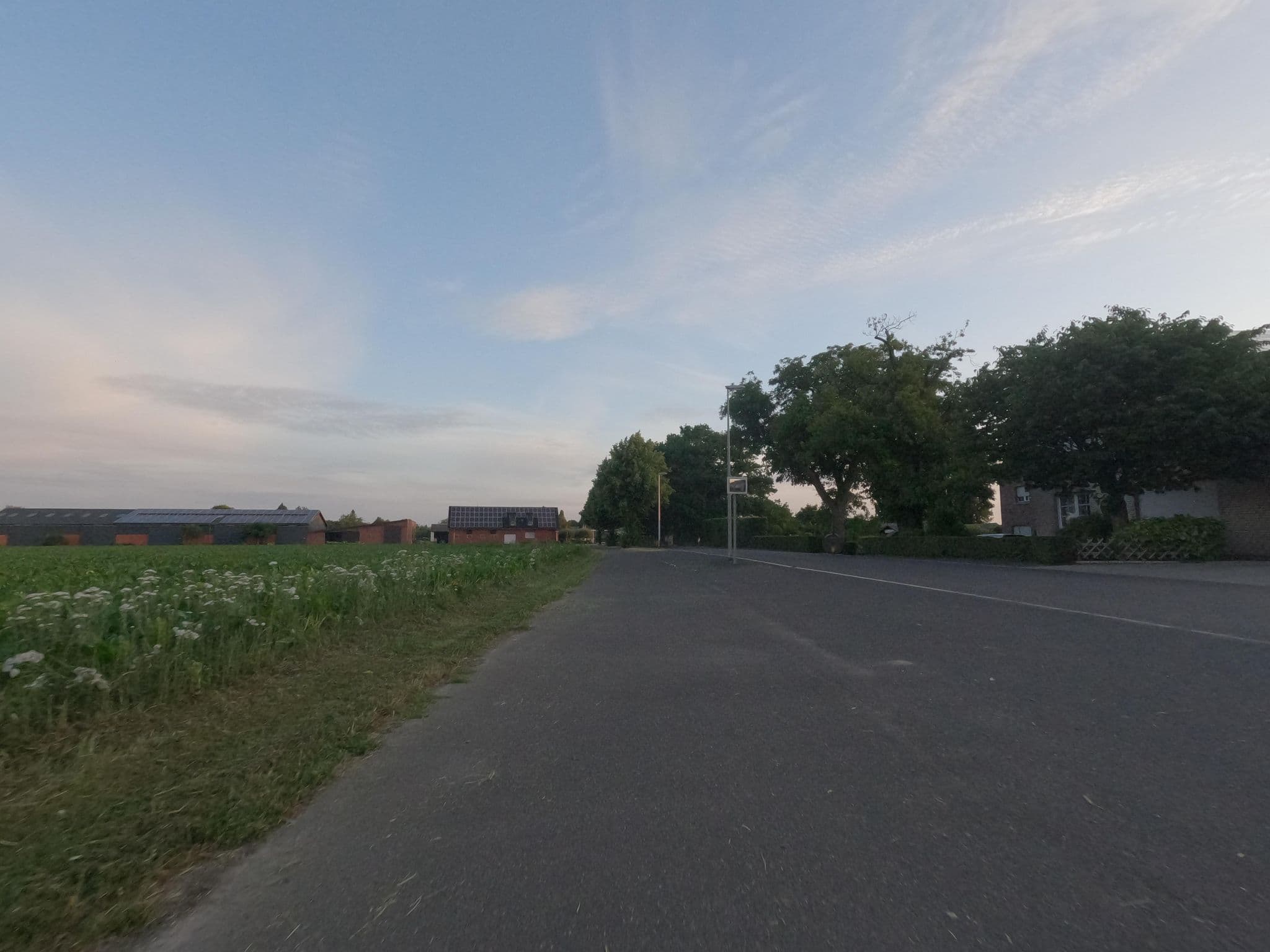 Street view near Ferienwohnung Hahnenblick, Heinsberg — © hektor1989 (CC BY-SA · Mapillary)