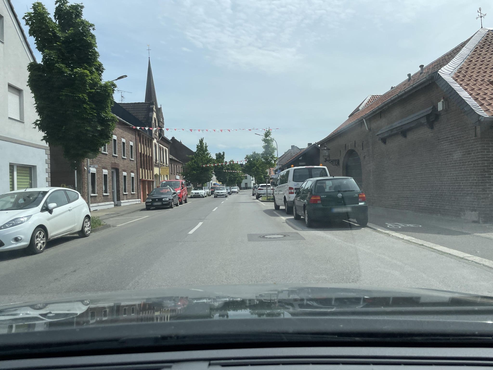 Street view near Wolfgang Schrammenhoff, Nährig, Schwalmtal — © endradon (CC BY-SA · Mapillary)