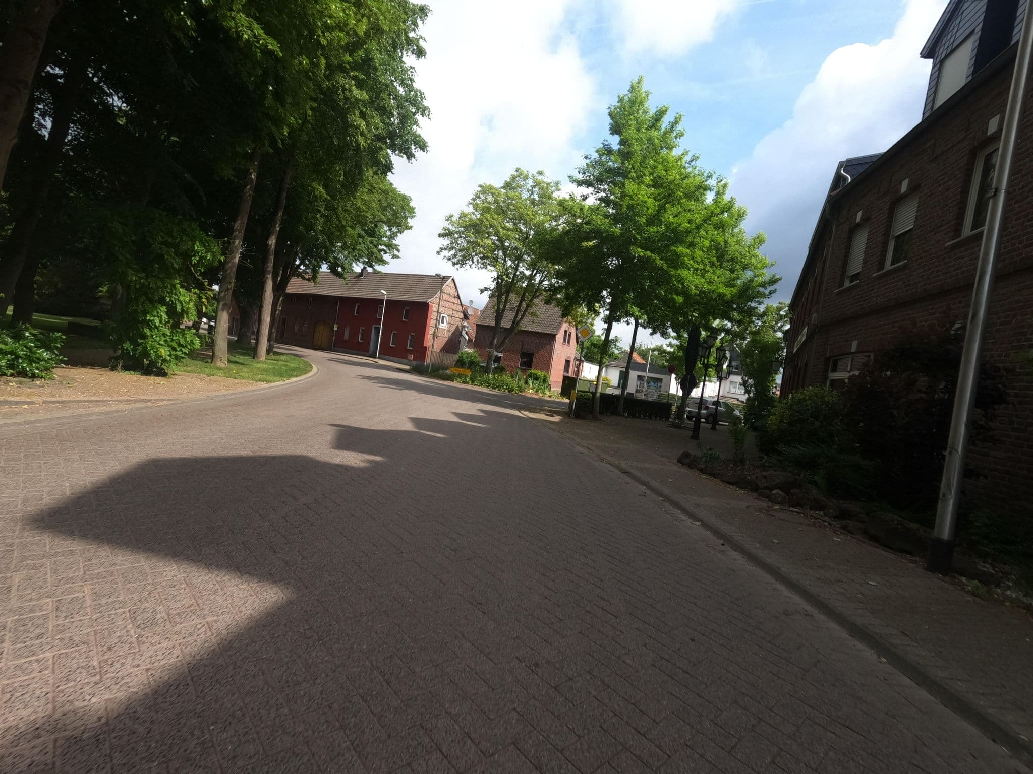 Street view near Landgasthof Zur Mühle, Wassenberg — © hektor1989 (CC BY-SA · Mapillary)