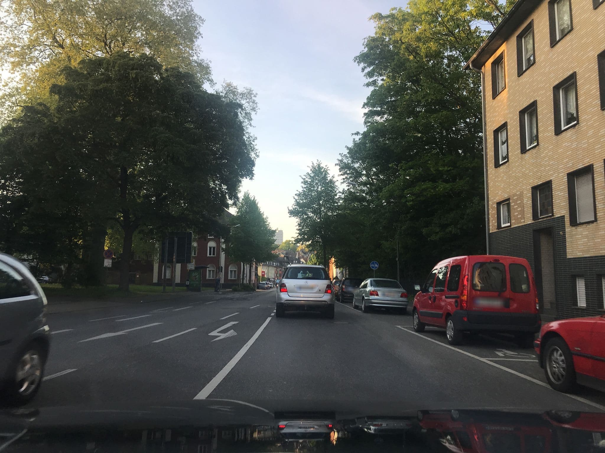 Street view near Best Western Plus Crown Hotel, Mönchengladbach — © saschahaberkorn (CC BY-SA · Mapillary)