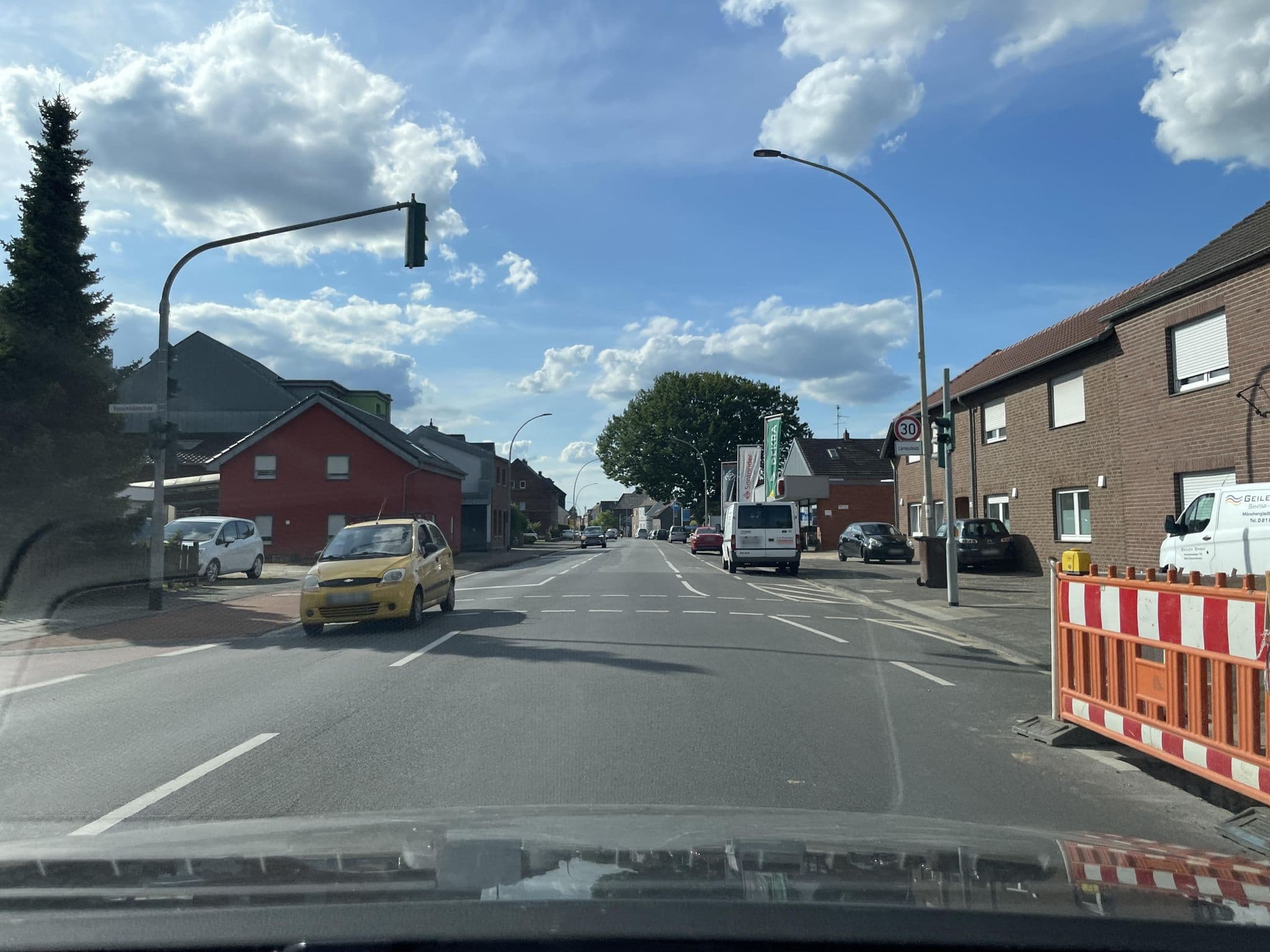 Street view near Hof Busen Loft, Schwalmtal — © endradon (CC BY-SA · Mapillary)