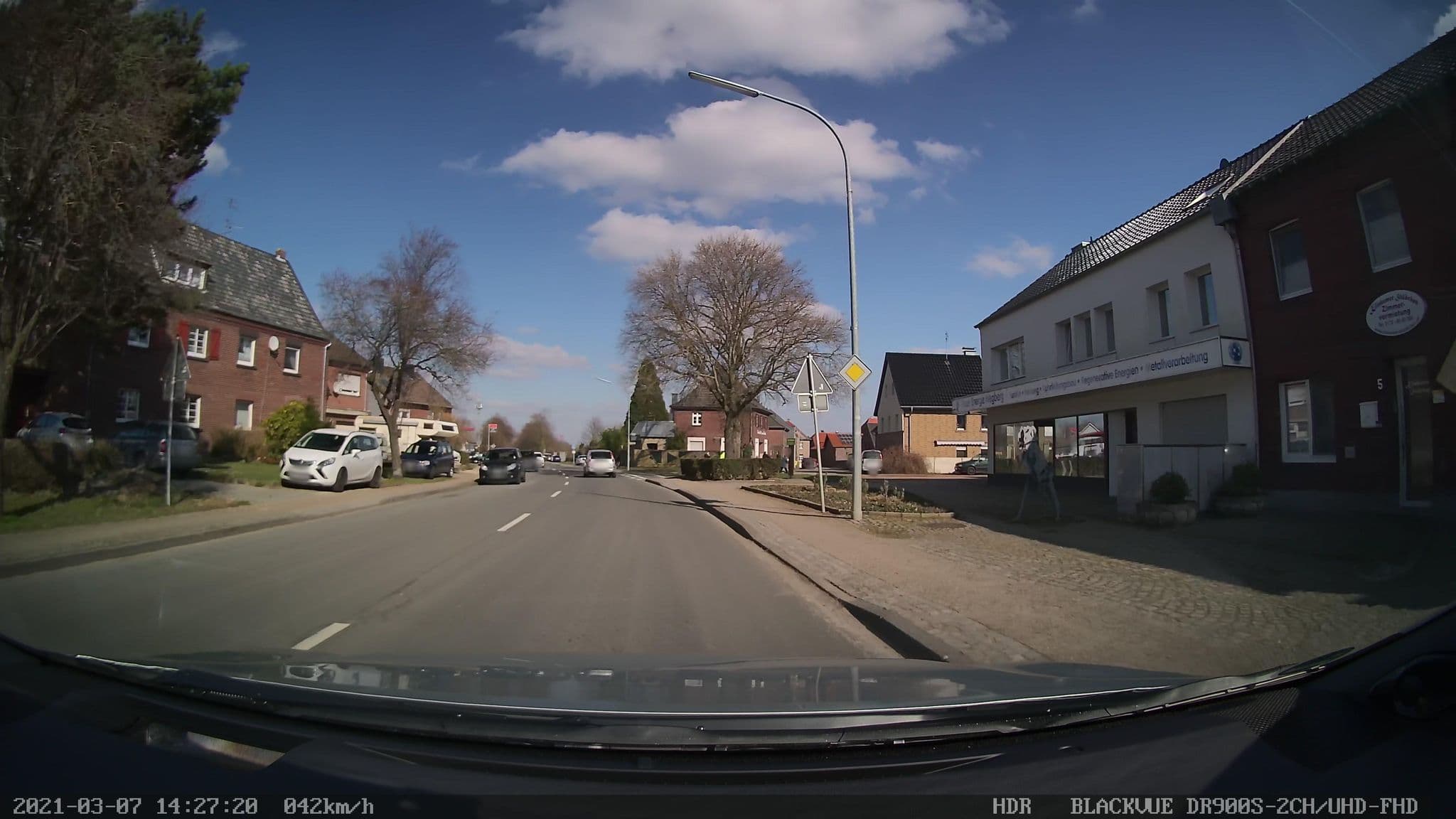 Street view near Ferien-/ Monteurwohnung, Wegberg — © madel (CC BY-SA · Mapillary)